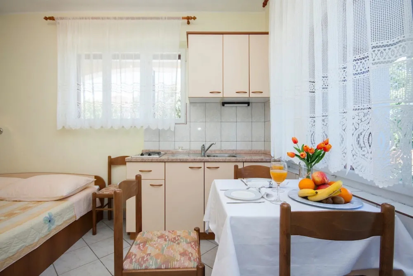 Apartments & Rooms Mikelin