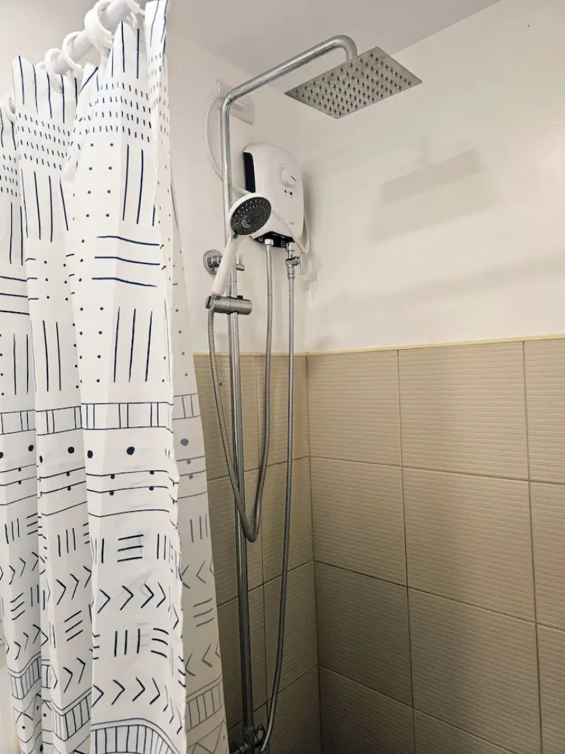 Modern Cozy Studio with Netflix