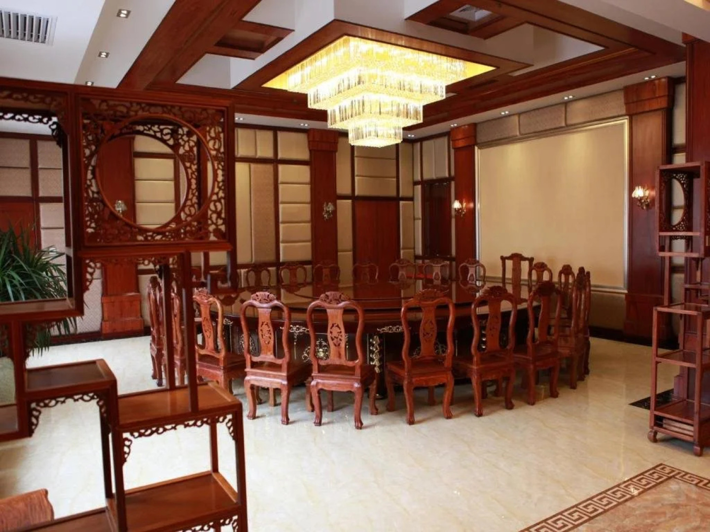 Dongxing Donghai Hotel