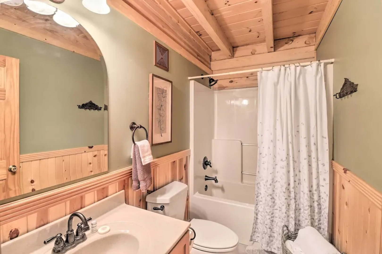 'serenity Woods' Cabin w/ Hot Tub & Fire Pit