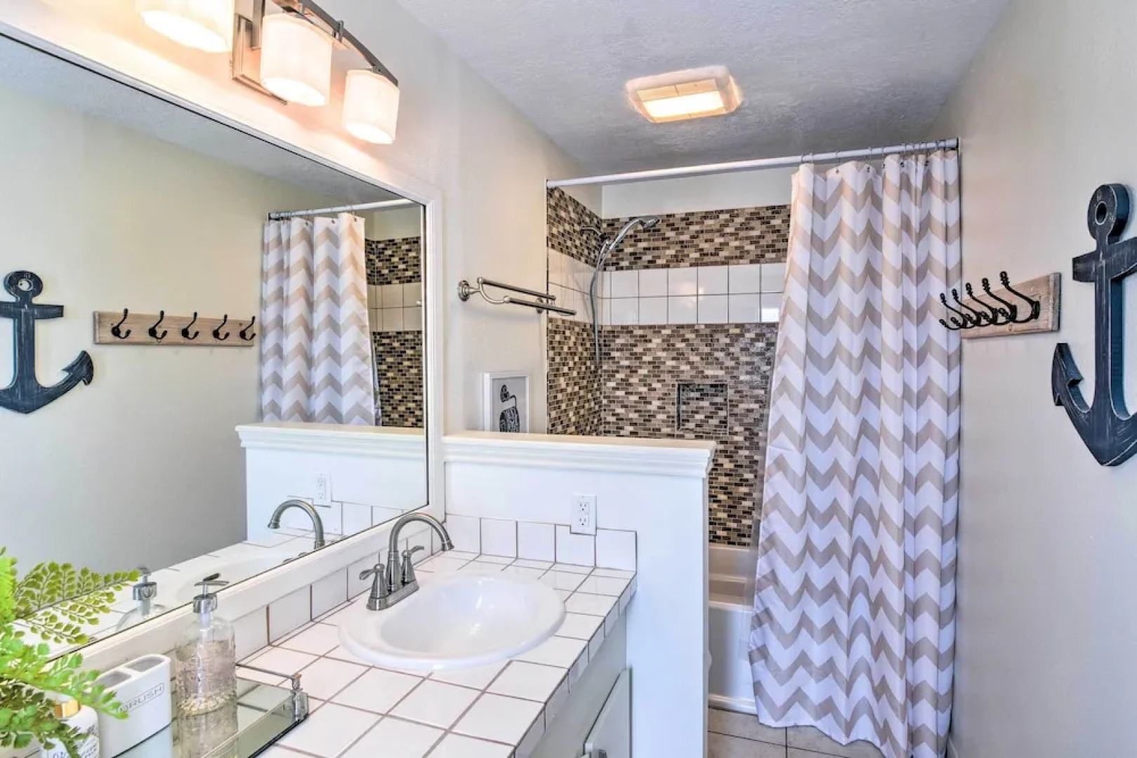 Jamaica Beach Waterfront Getaway: Kayaks & Dock!