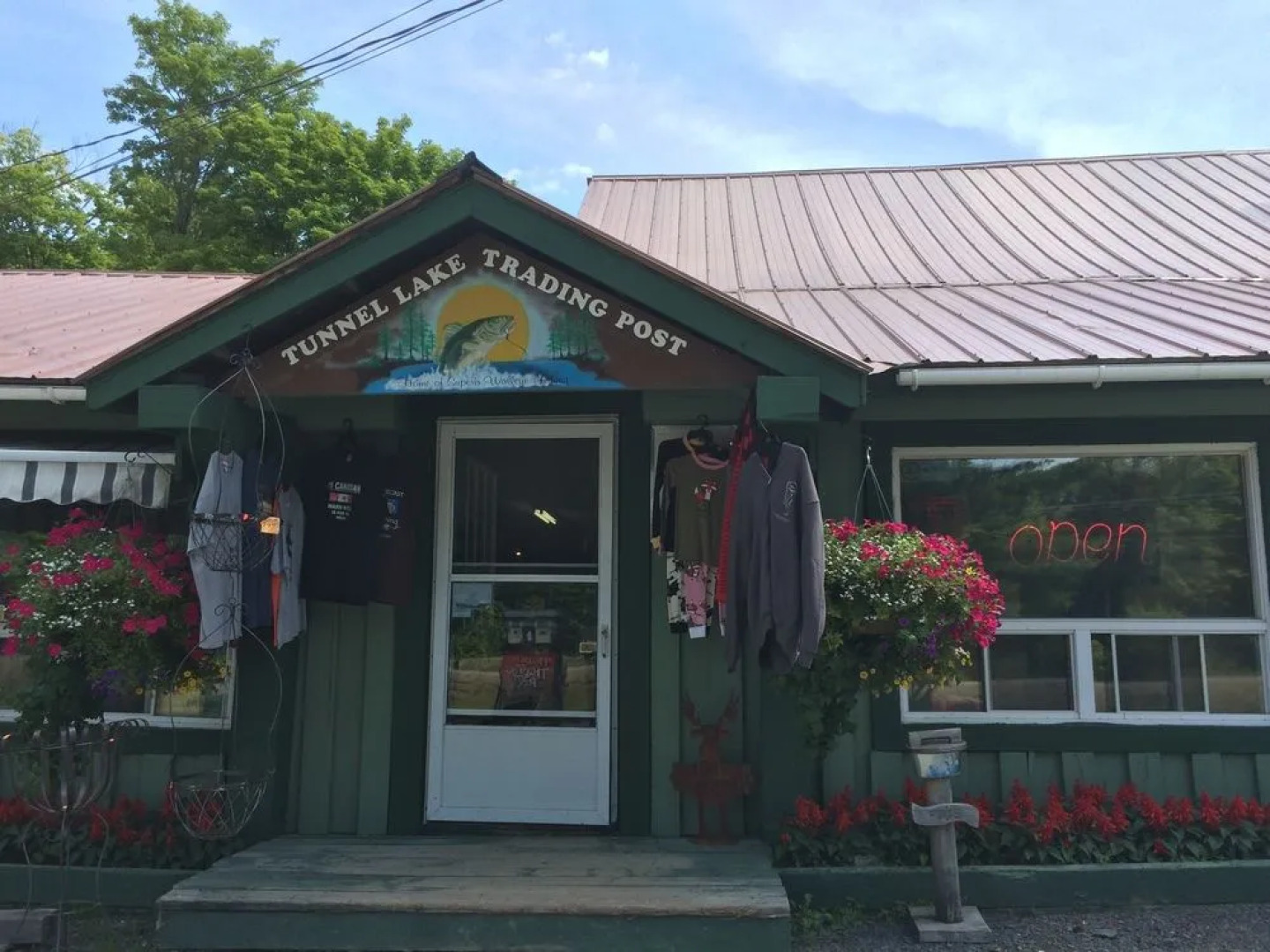 Tunnel Lake Trading Post & Motel