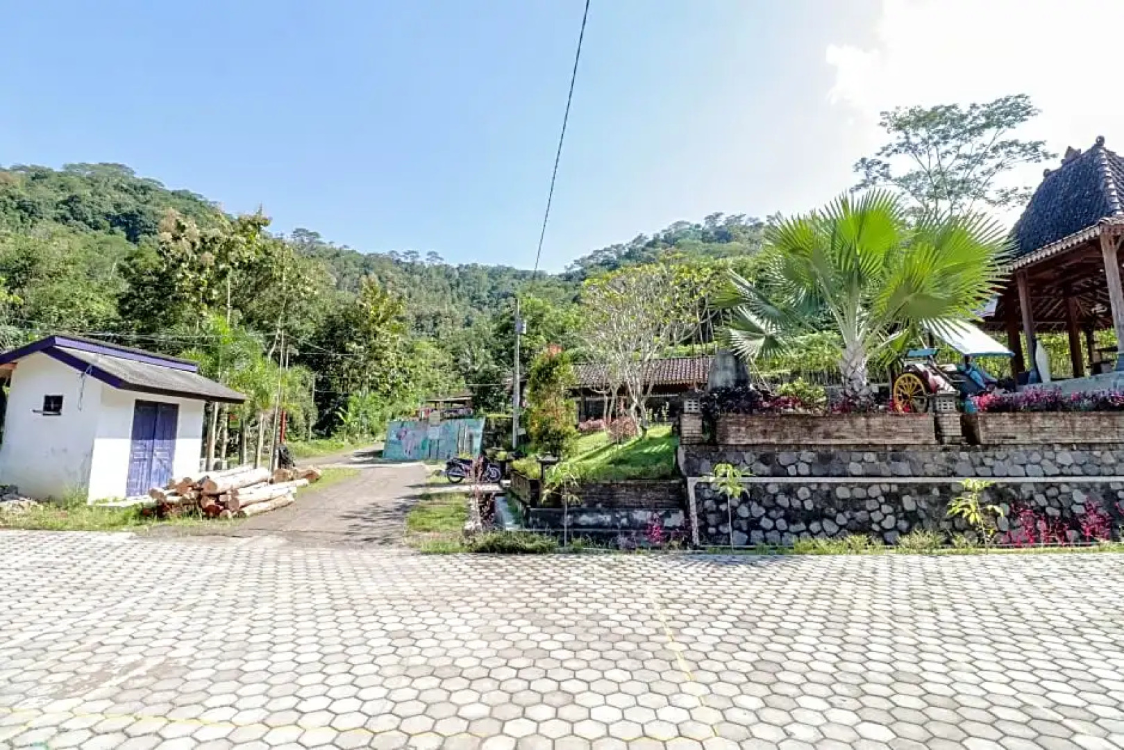 Balkondes Kenalan by ZUZU