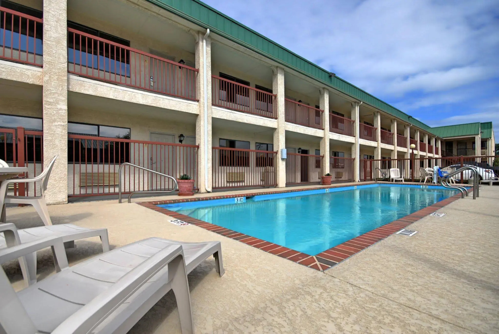 Best Western Cedar Inn