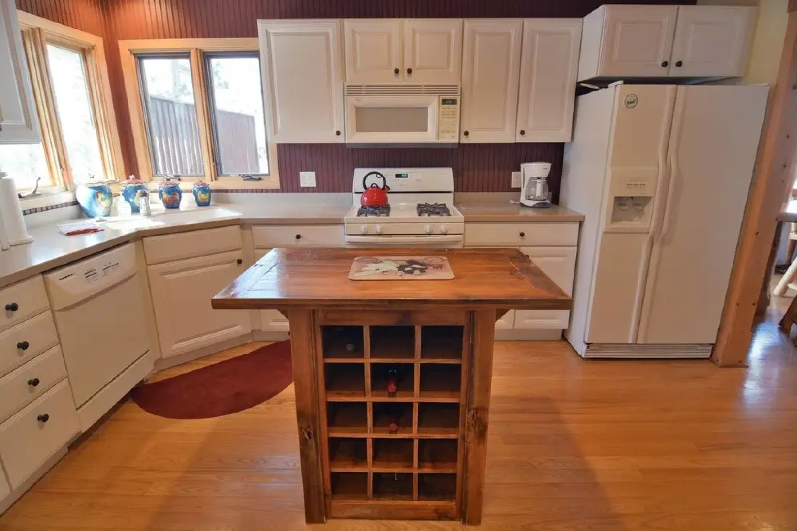 Sunset Shores Retreat 3 Bedrooms 2 Bathrooms Condo