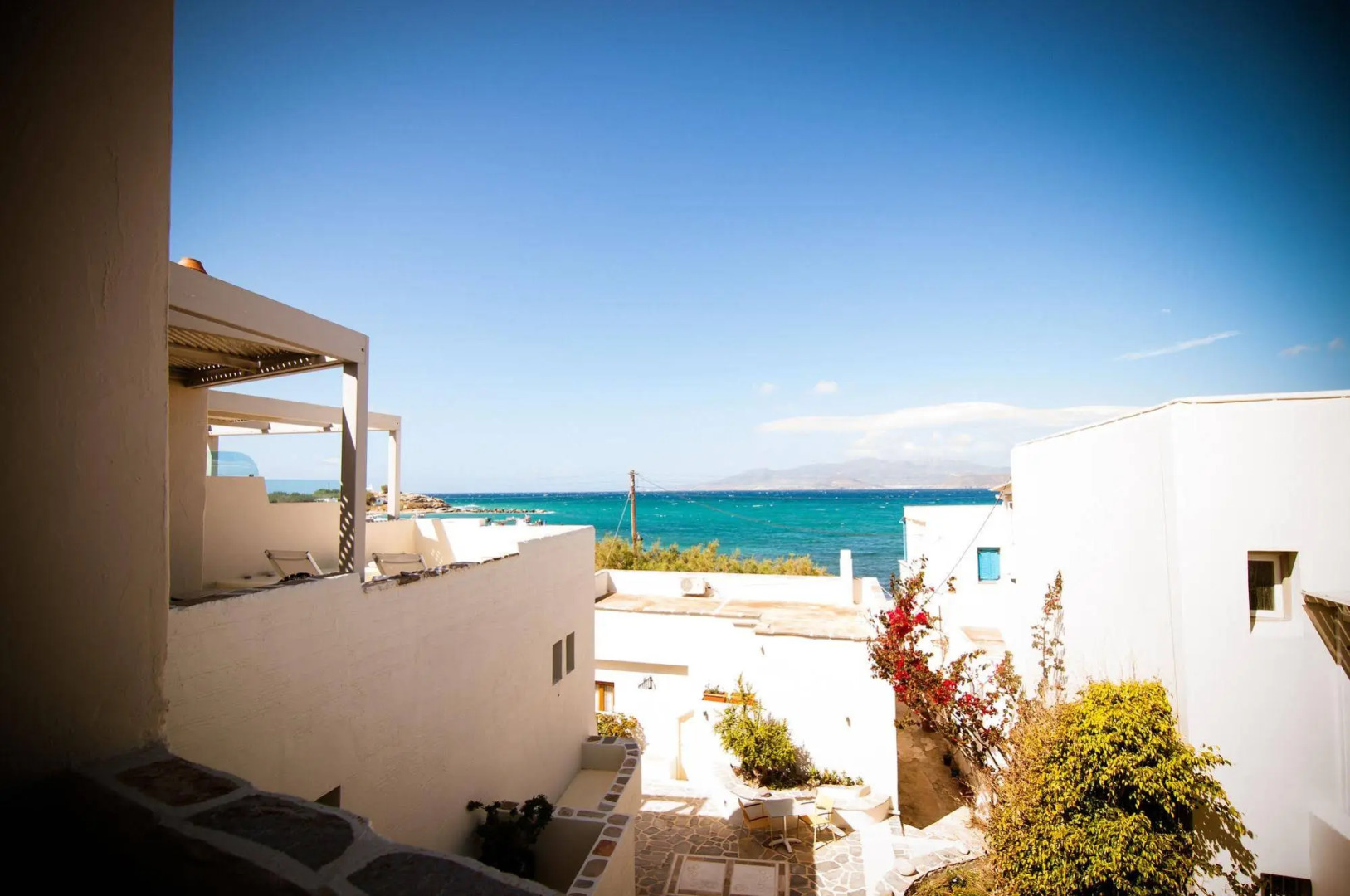 Iria Beach art hotel