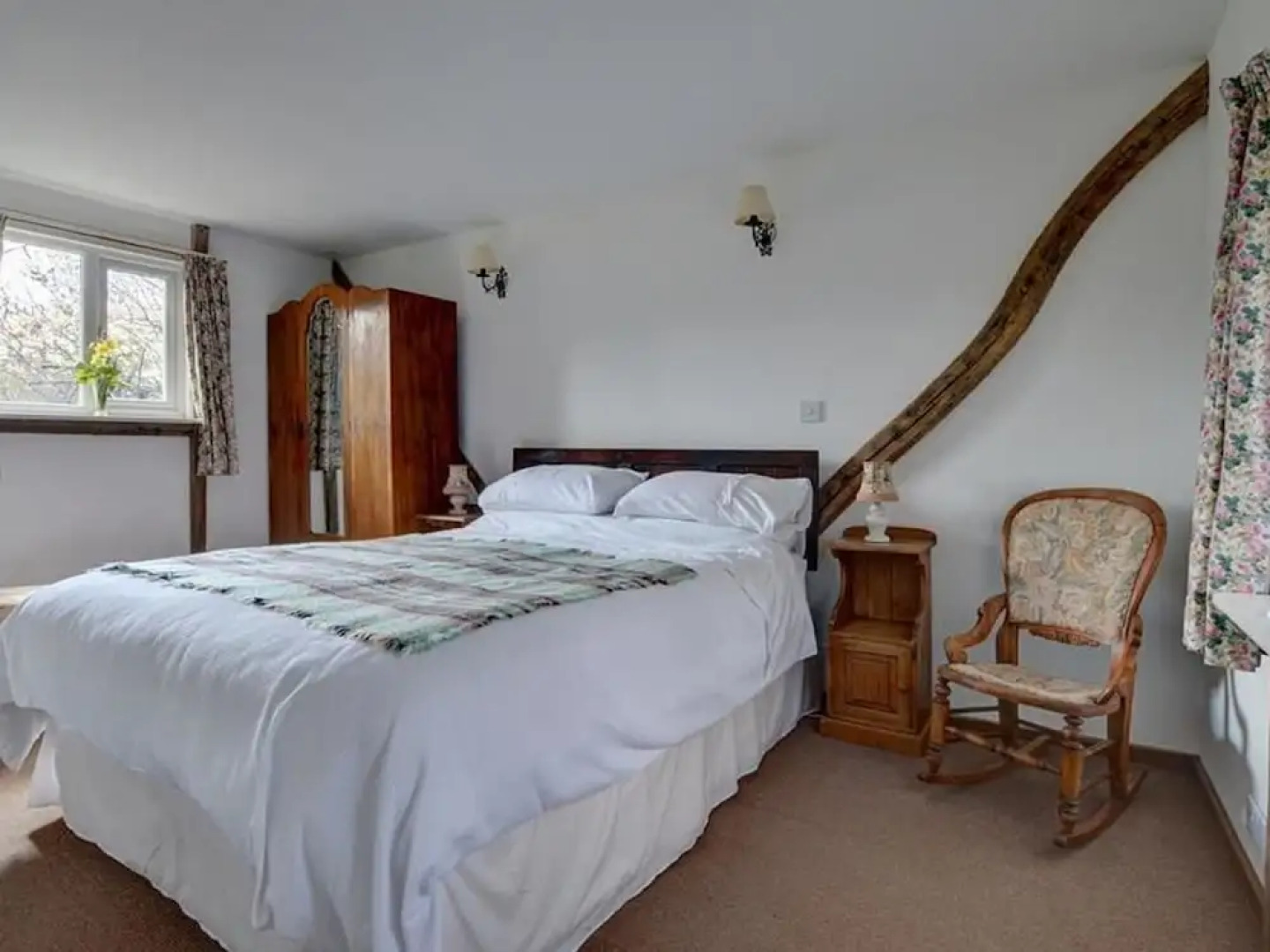 Stunning cottage set in quiet farmyard in Biddenden countryside