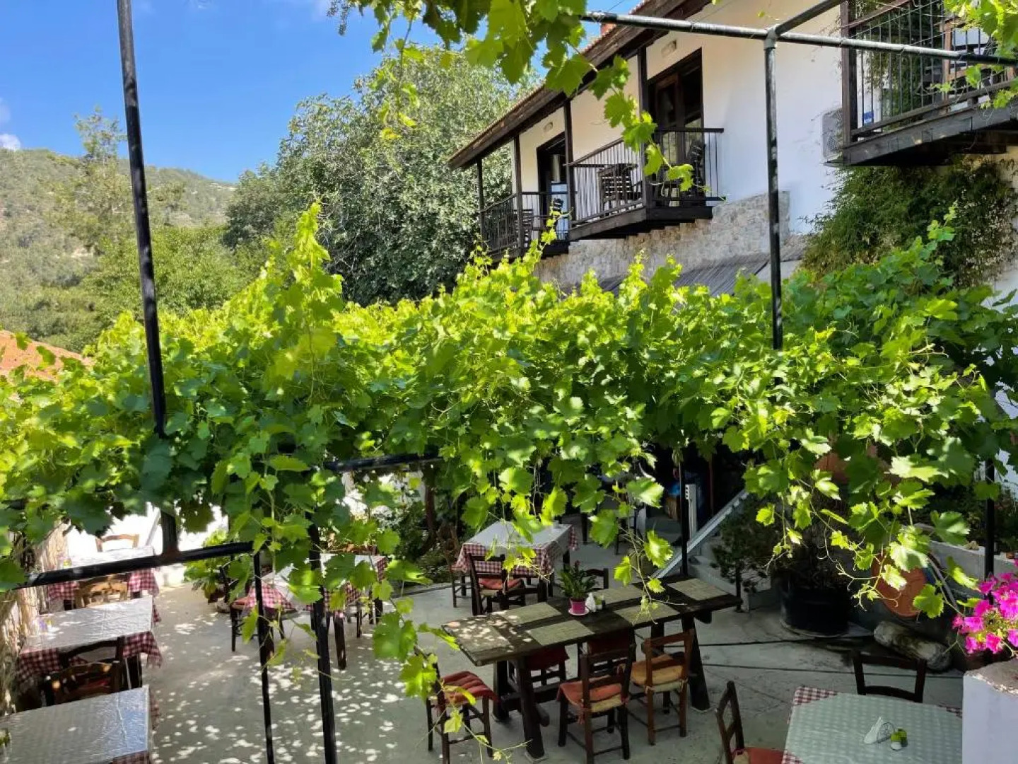Ambelikos Traditional AgroHotel