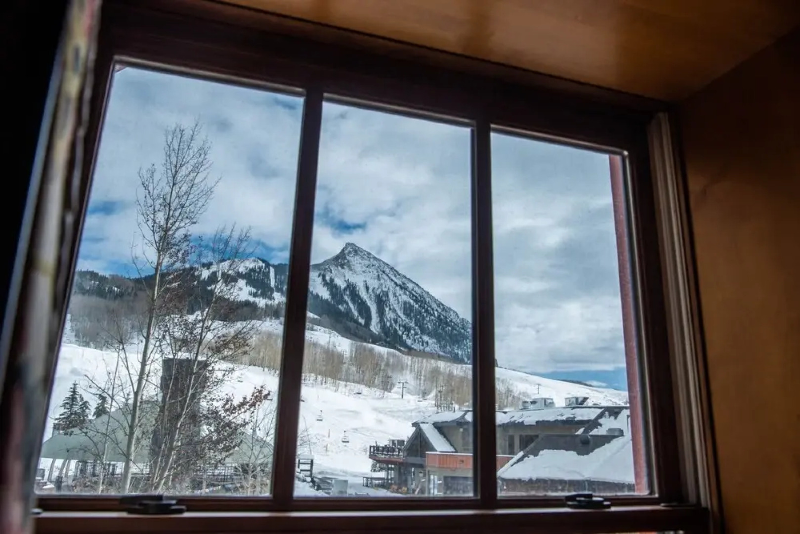 Spacious 3 Bedroom With 4 Beds And Sleeper Sofa Condo - No Cleaning Fee! by RedAwning