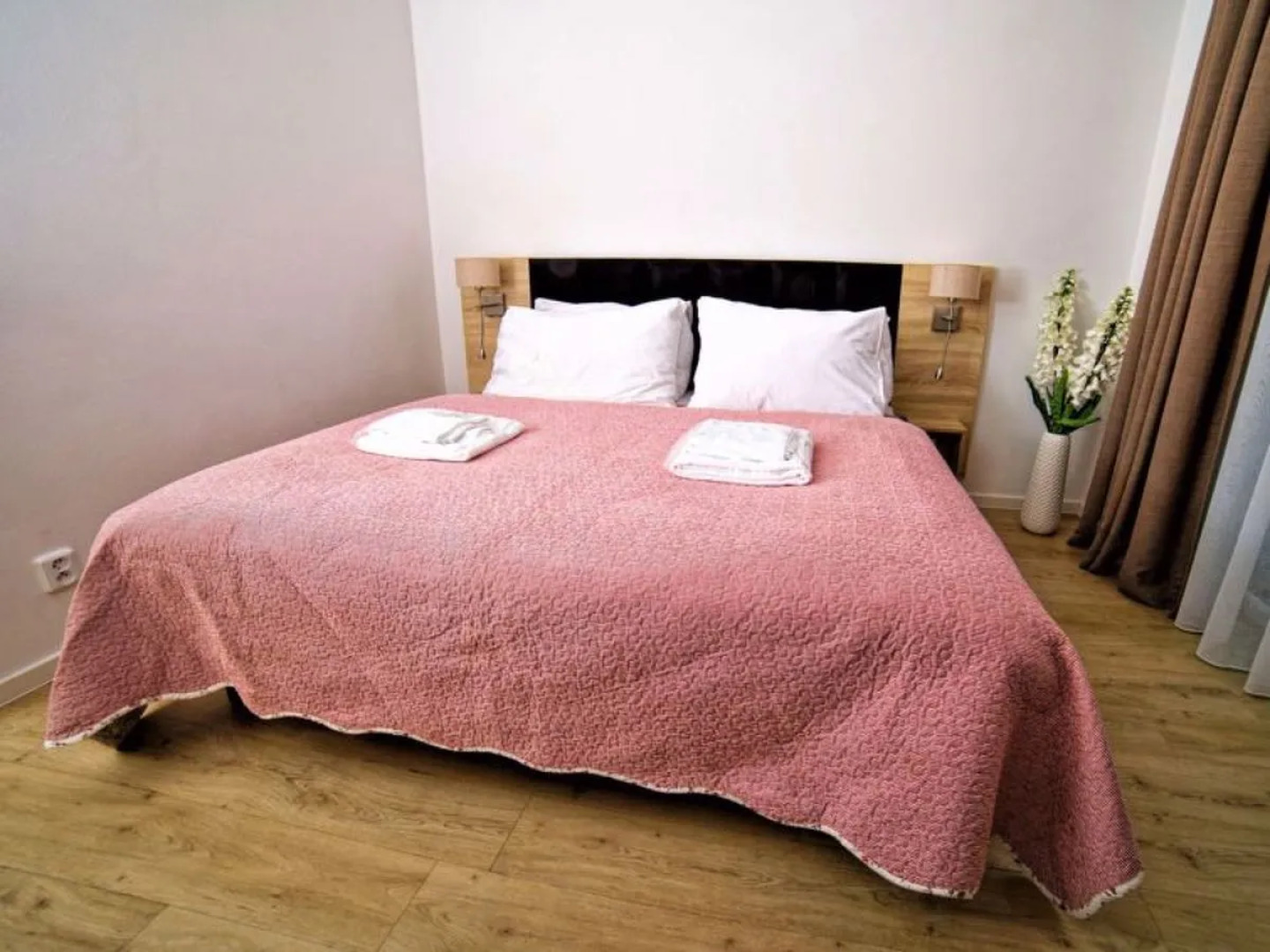 Lakeside Village Větrník