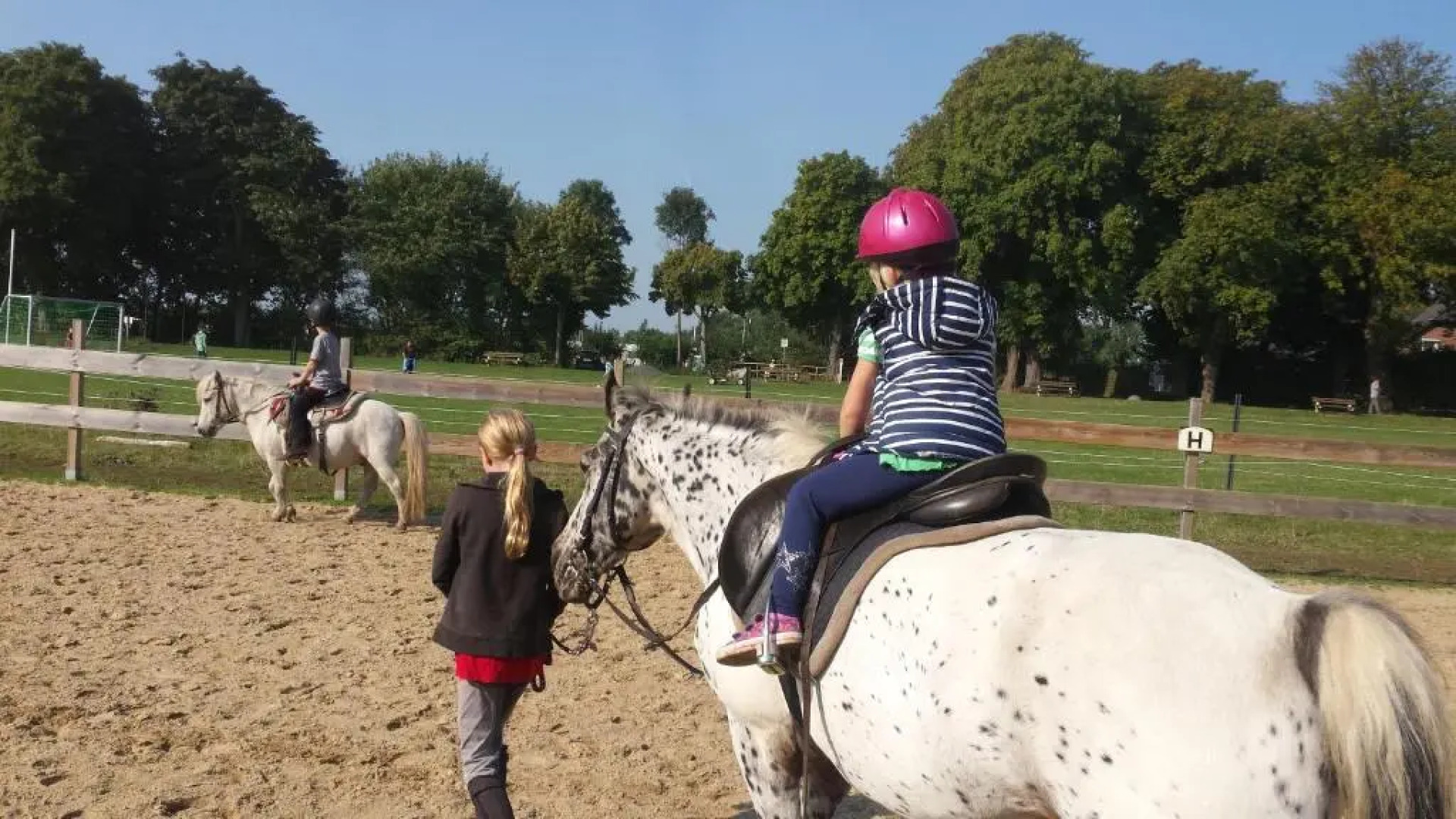 Ferienwohnungen Tietgen