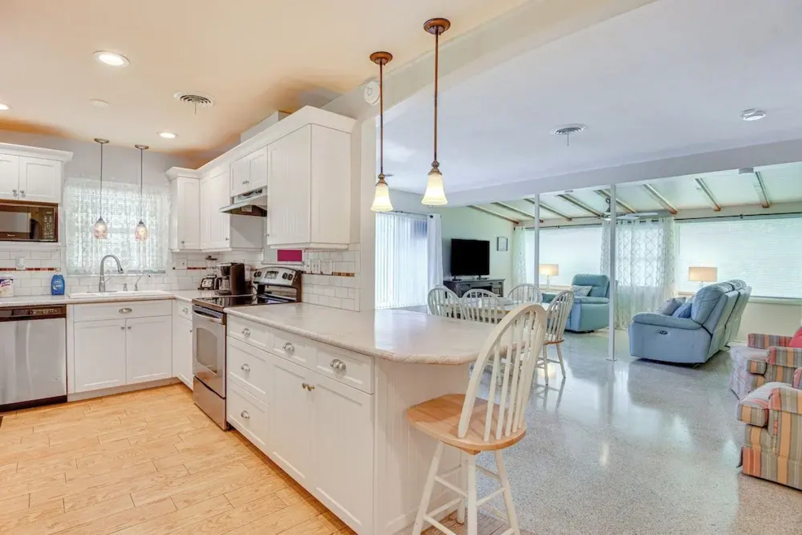 Mins From Anna Maria Island: Bright Home w/ Pool!