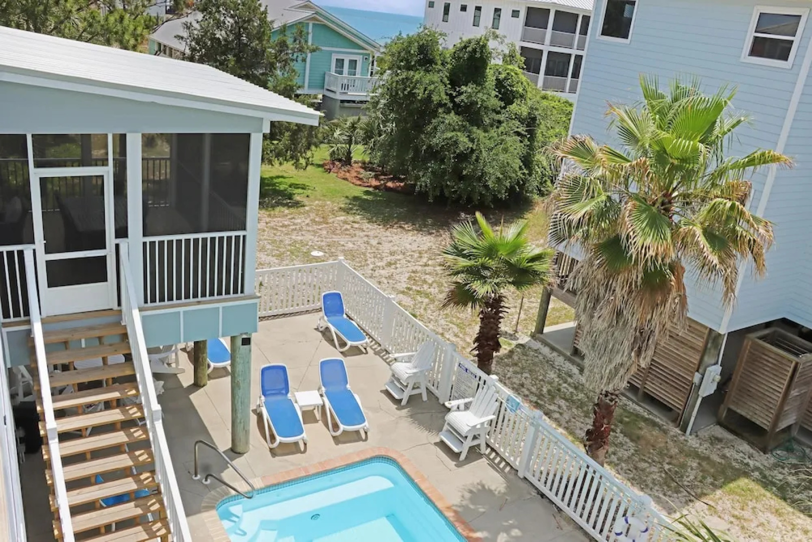 Yellow Bird Apartment