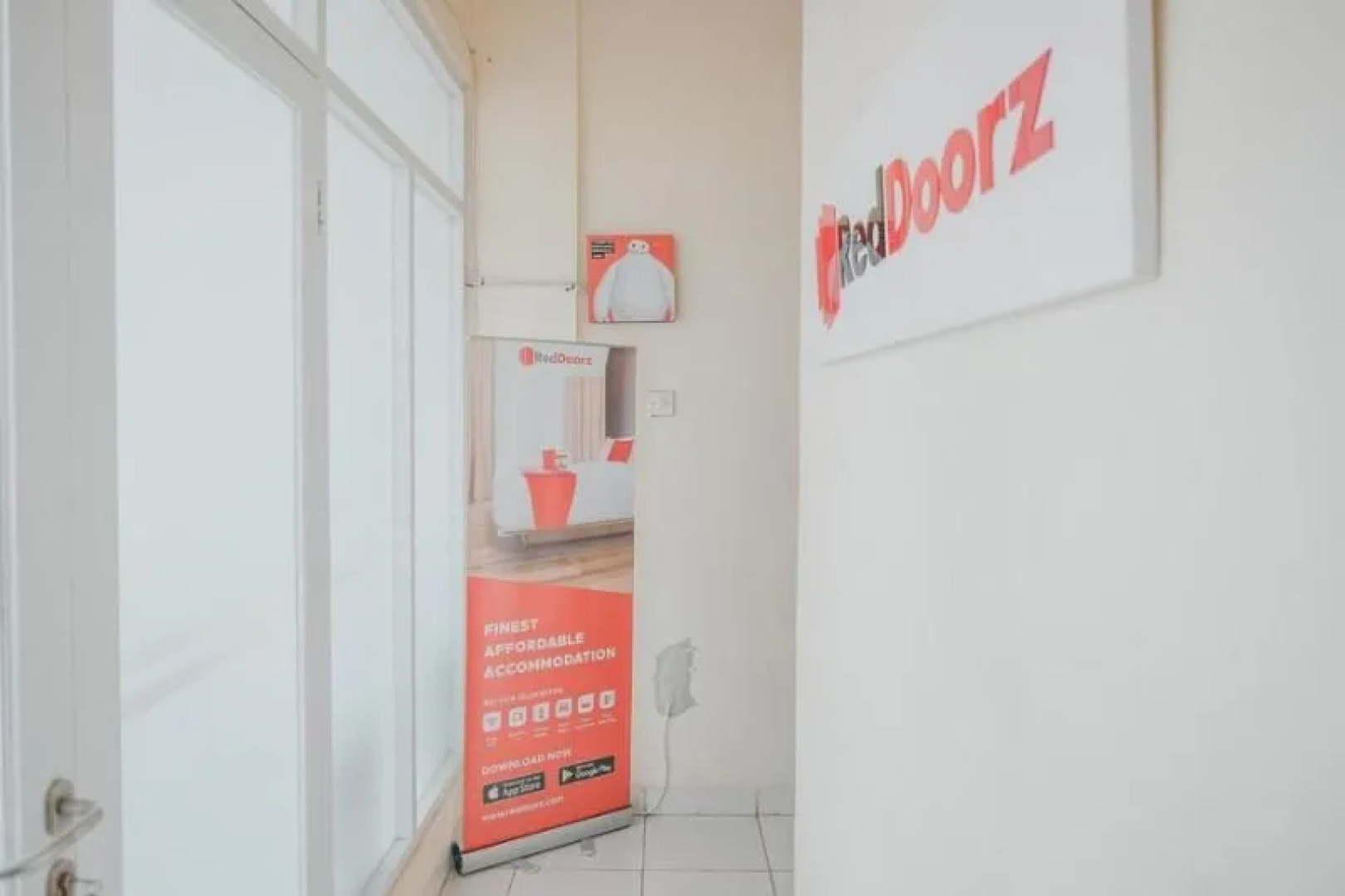 RedDoorz near CBD Ciledug