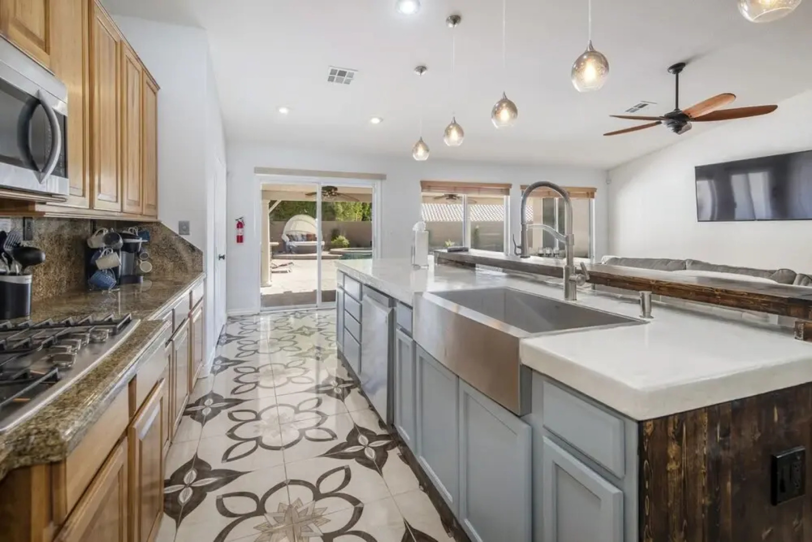 Amazing 4 Bd Las Vegas Home w/ Pool & Spa!