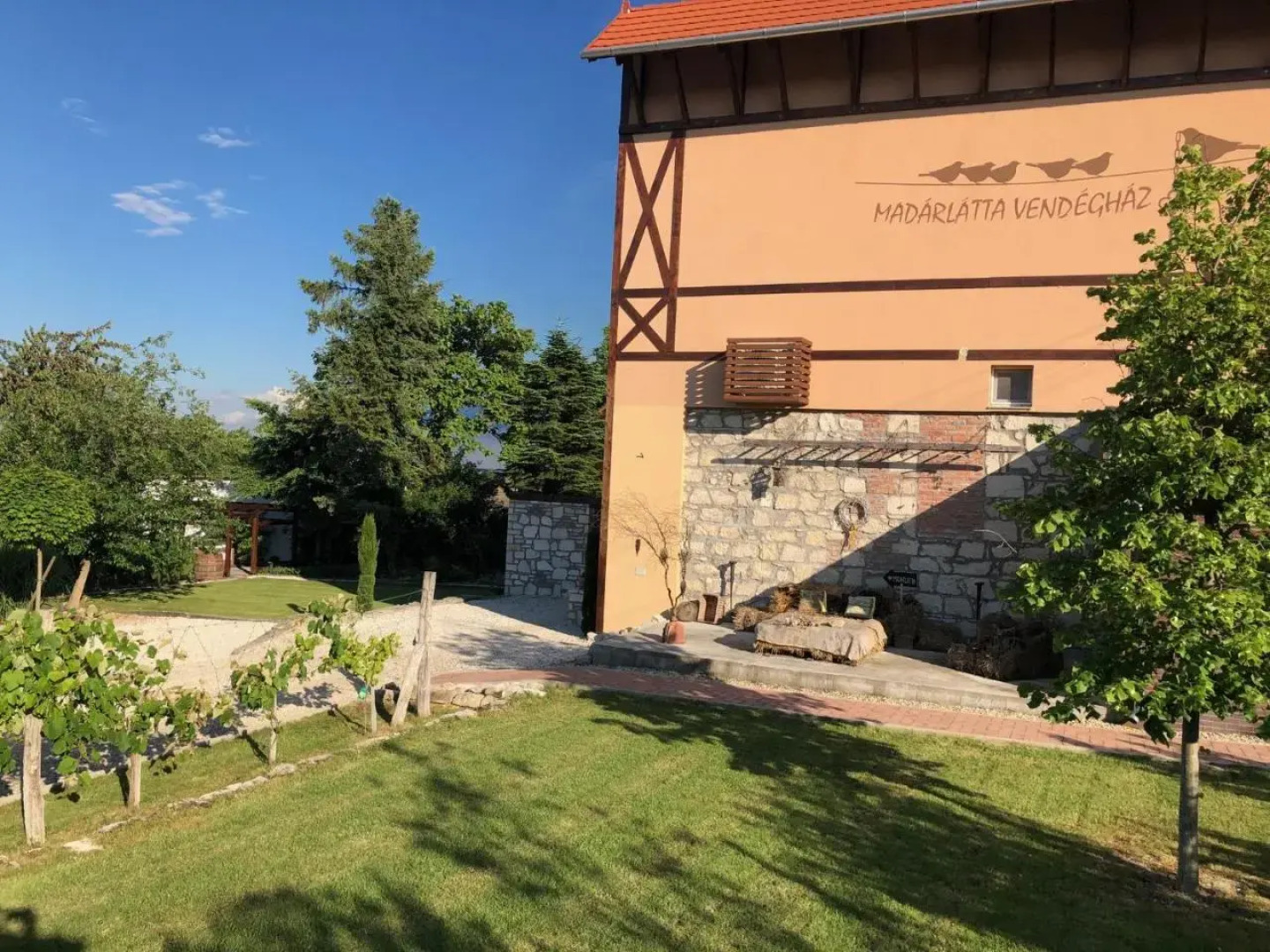 Madárlátta Vendégház