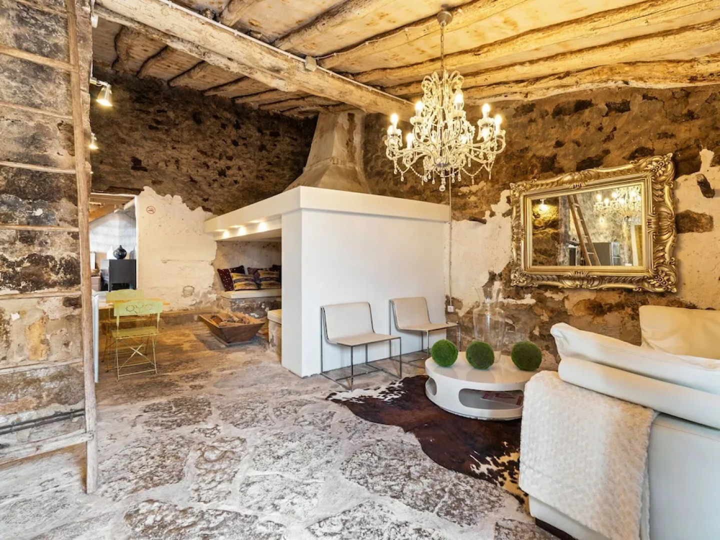 Rustic Cottage in Fraga With Private Garden