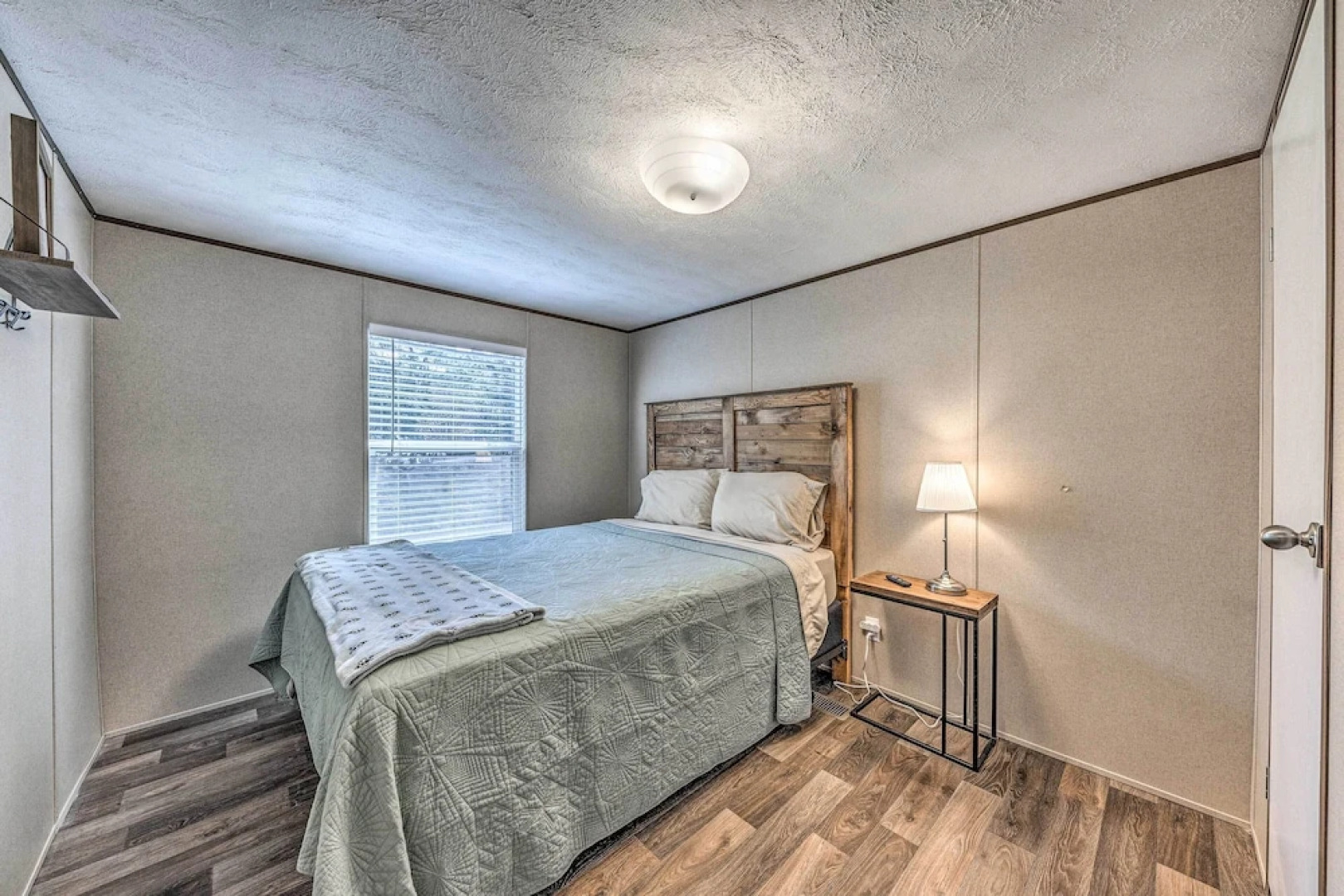 Ruidoso Home Near Golfing, Hiking & Shopping