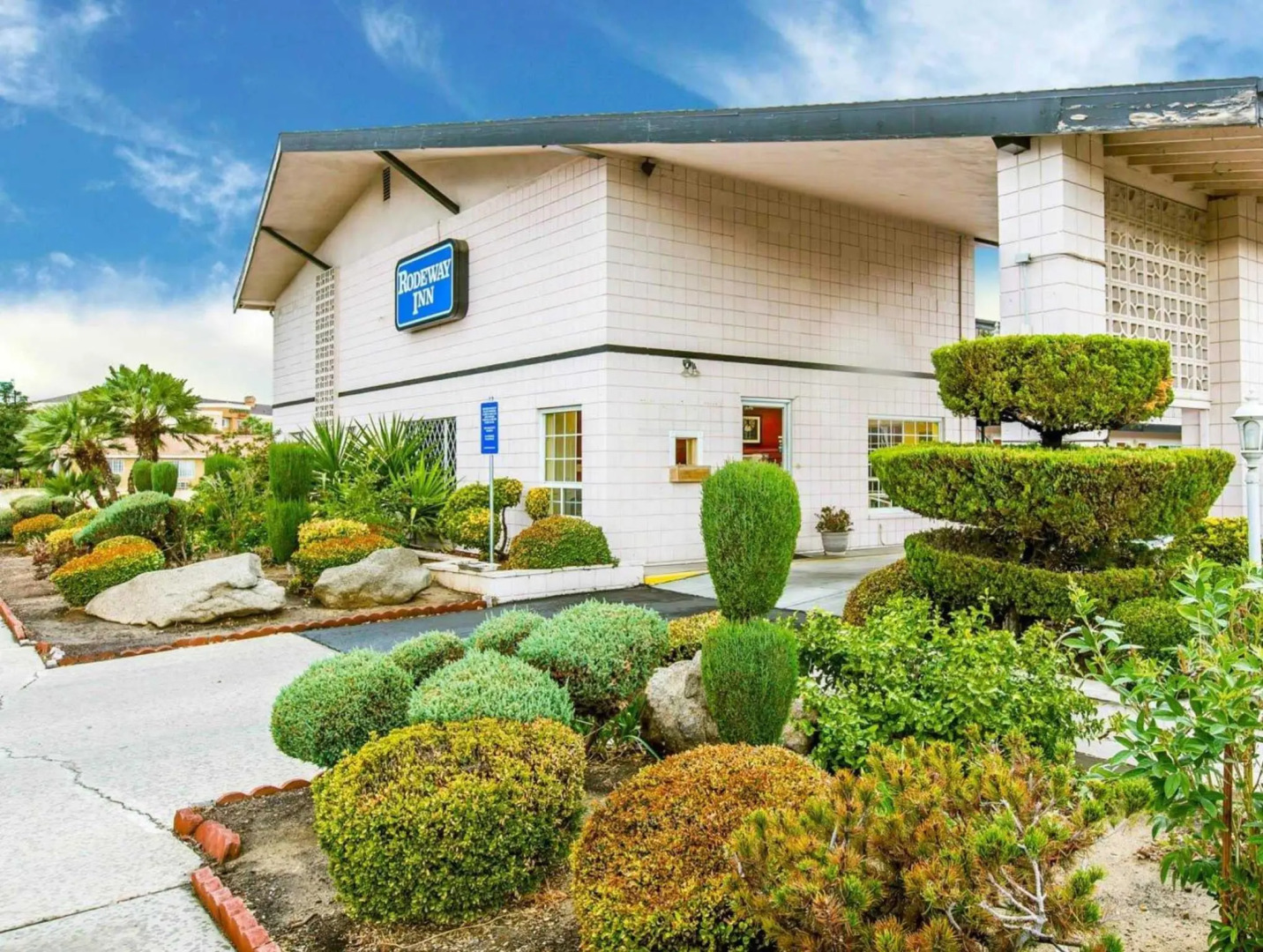 Rodeway Inn Near University-Gateway to Yosemite