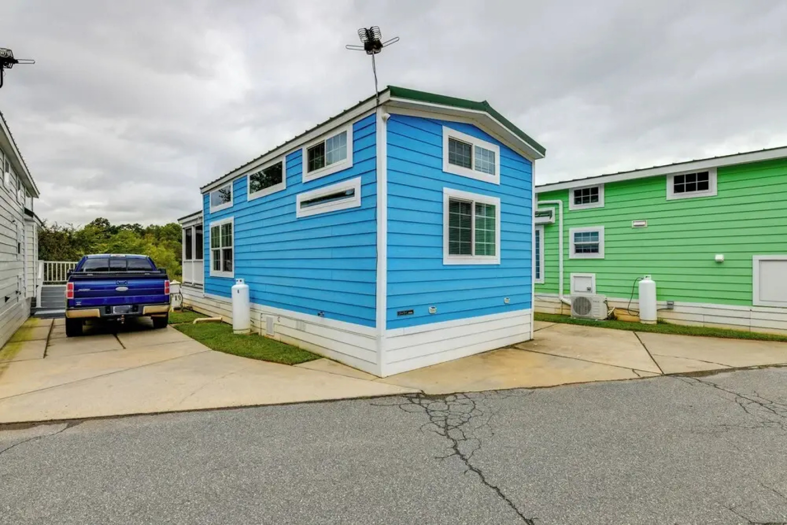 Waterfront Lake Norman Cabin w/ Screened Porch!