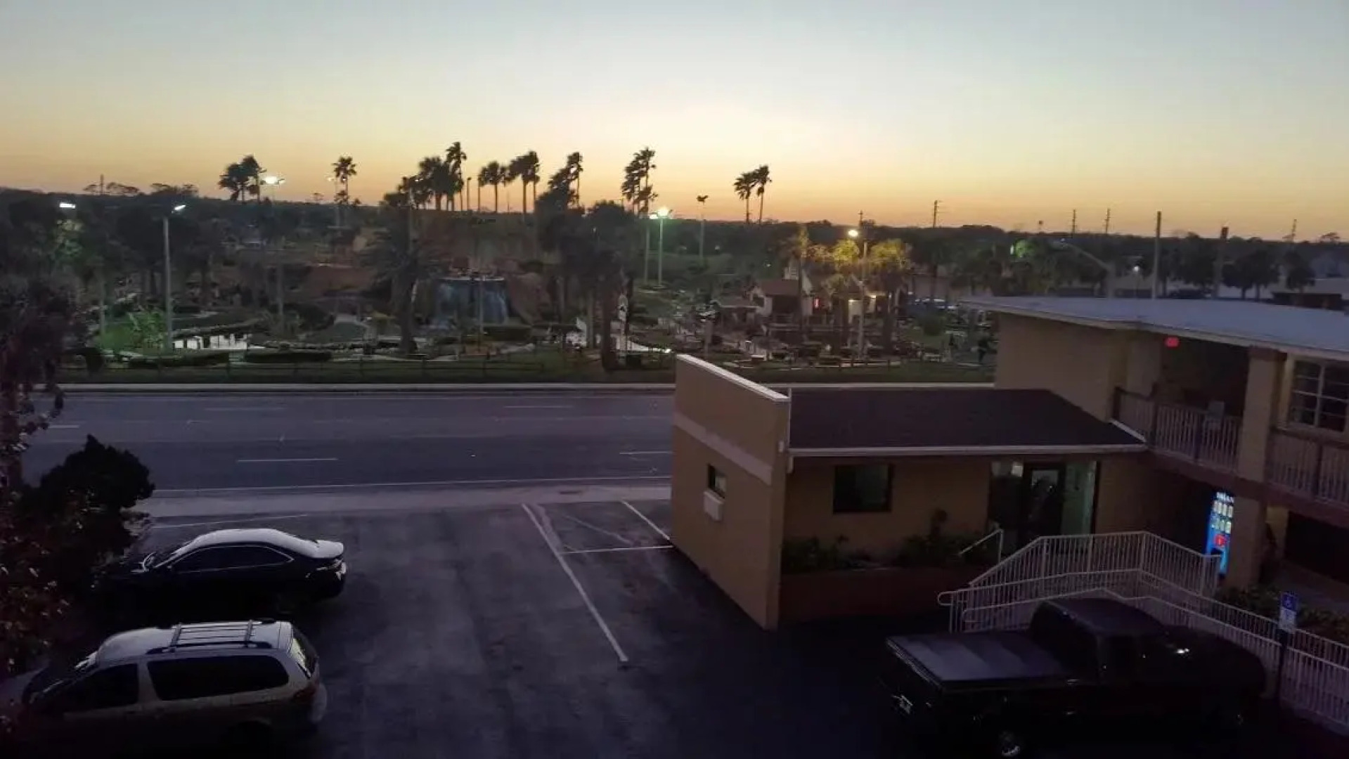 Driftwood Beach Motel