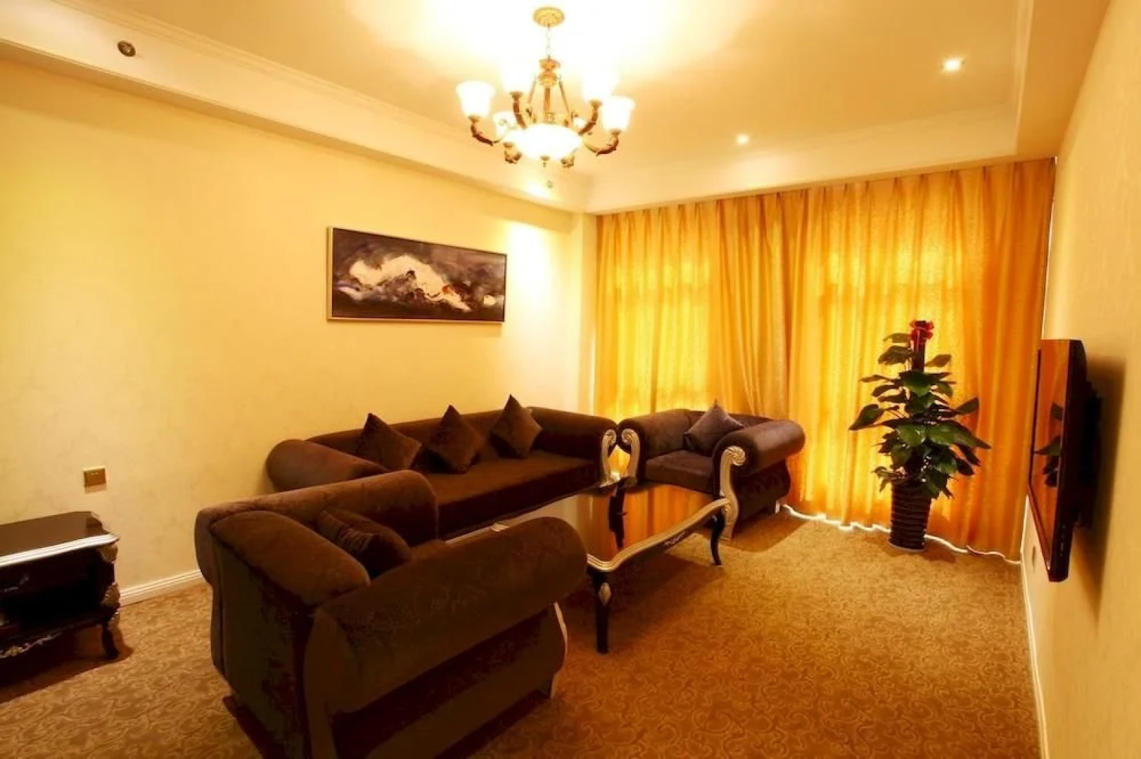 Shengfeite Garden Hotel