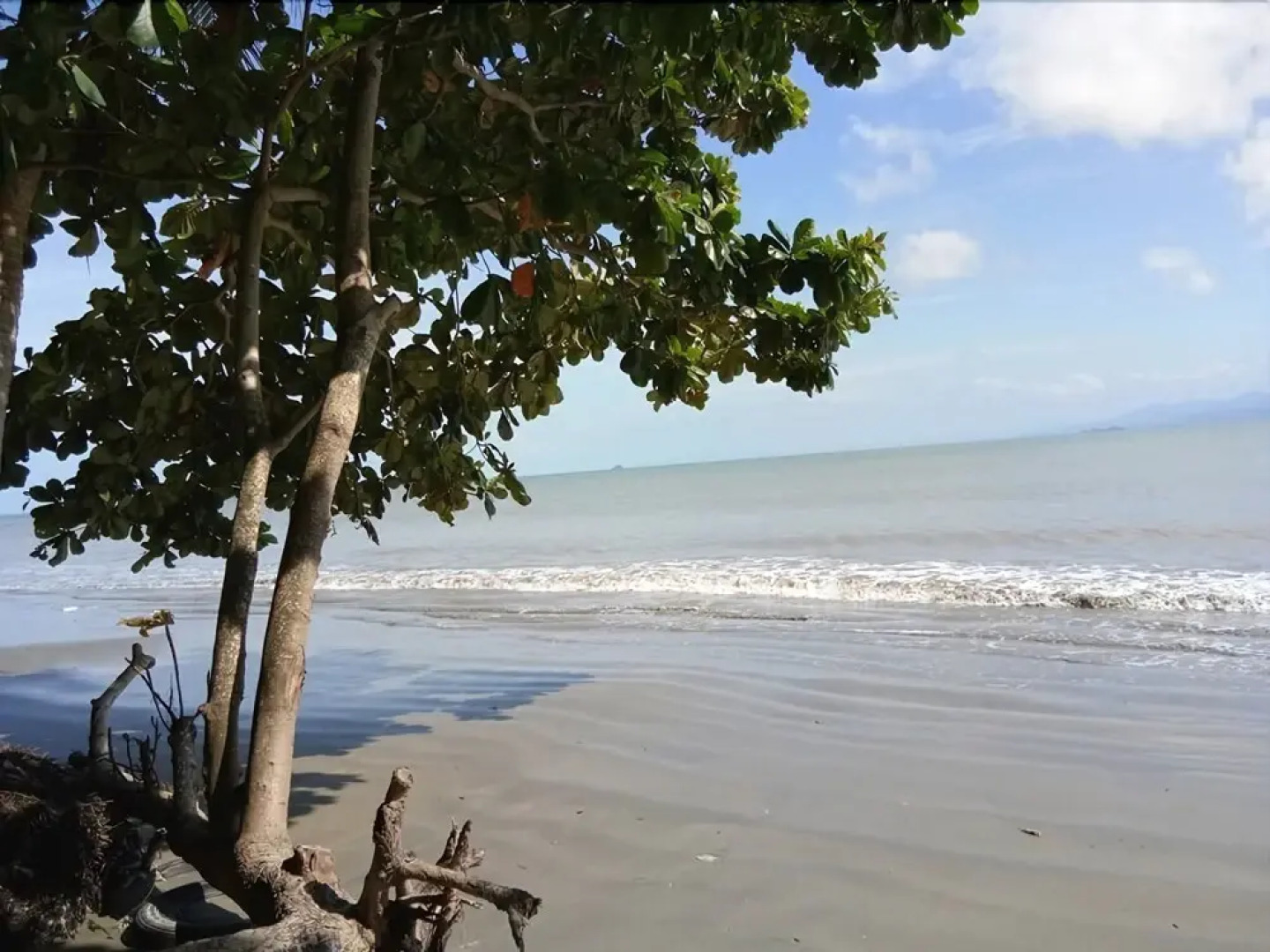 Sky Beach Travel & Hostel