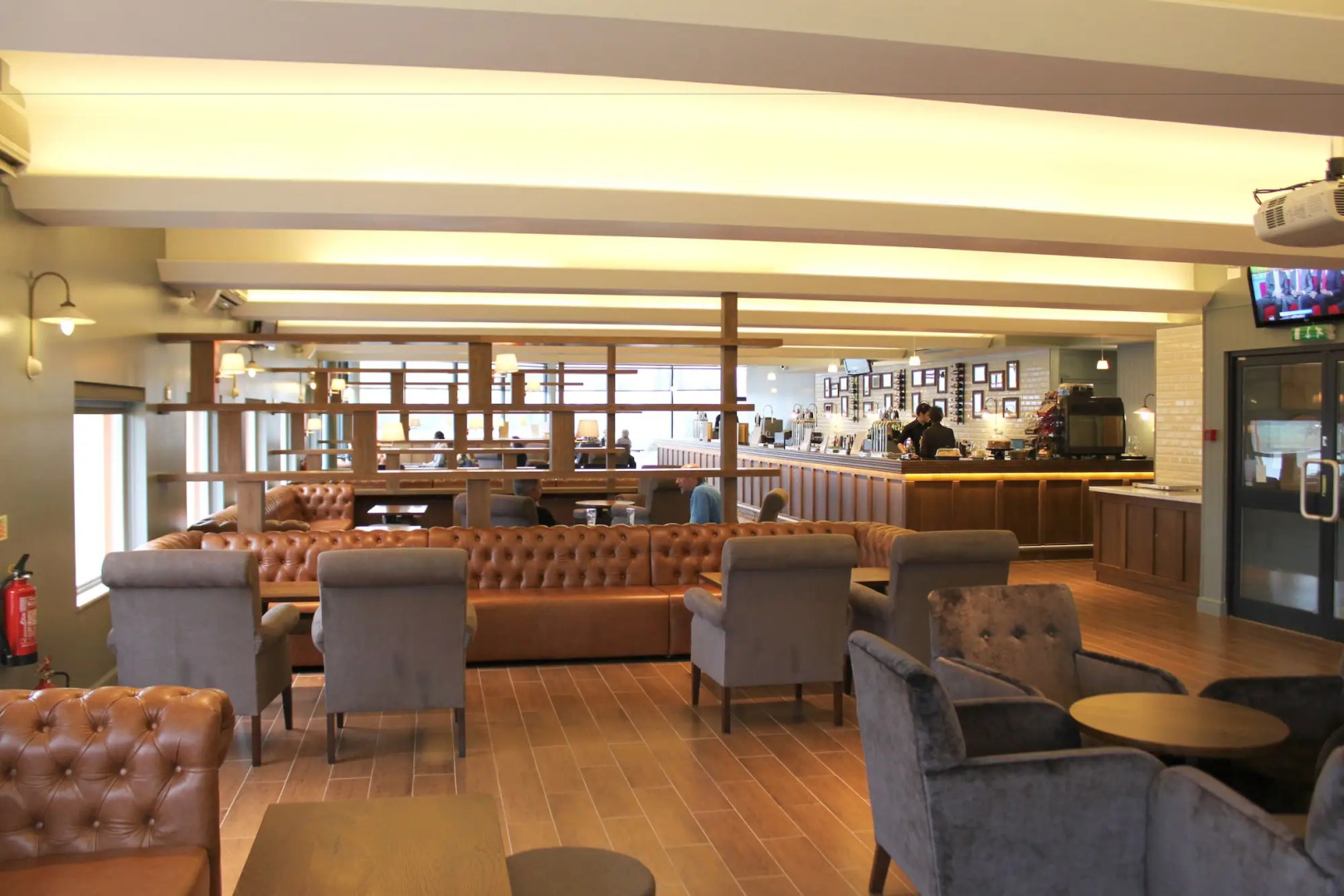 Drift Inn (Formerly The Waterfront Hotel)