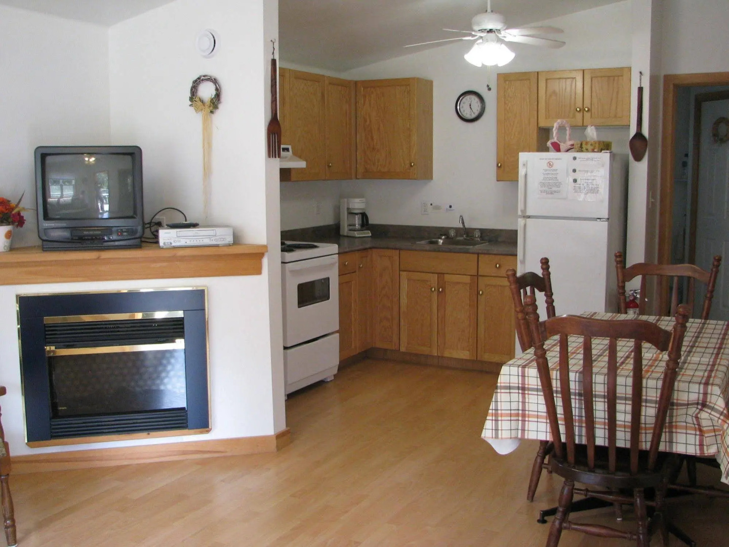 Anchorage House and Cottages