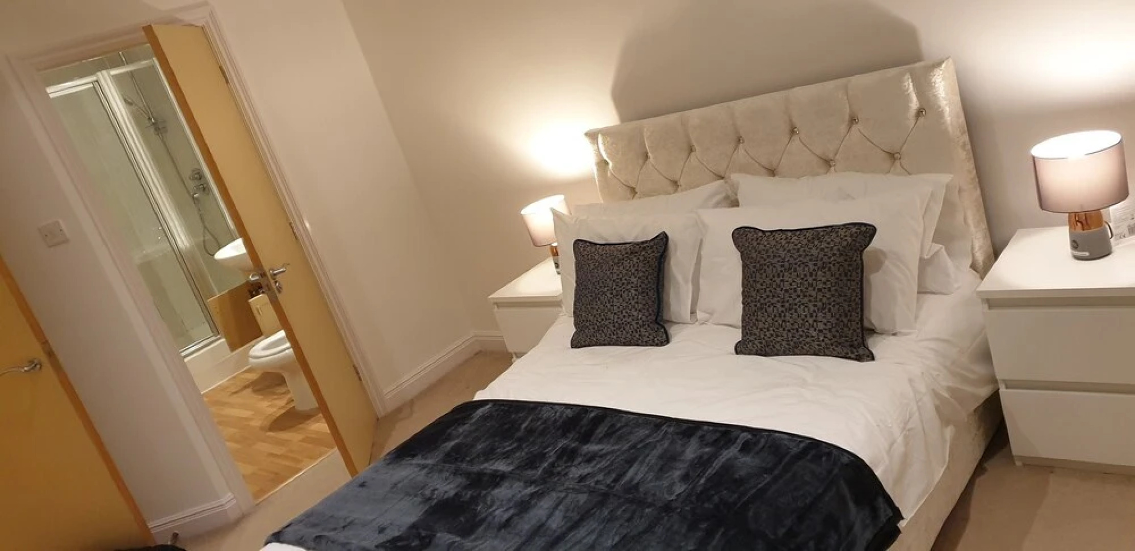 Royal Oak Apartment in Manchester Central Location