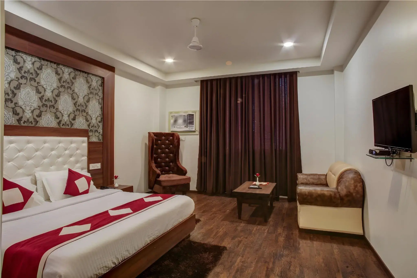 Hotel The Royal Krishna