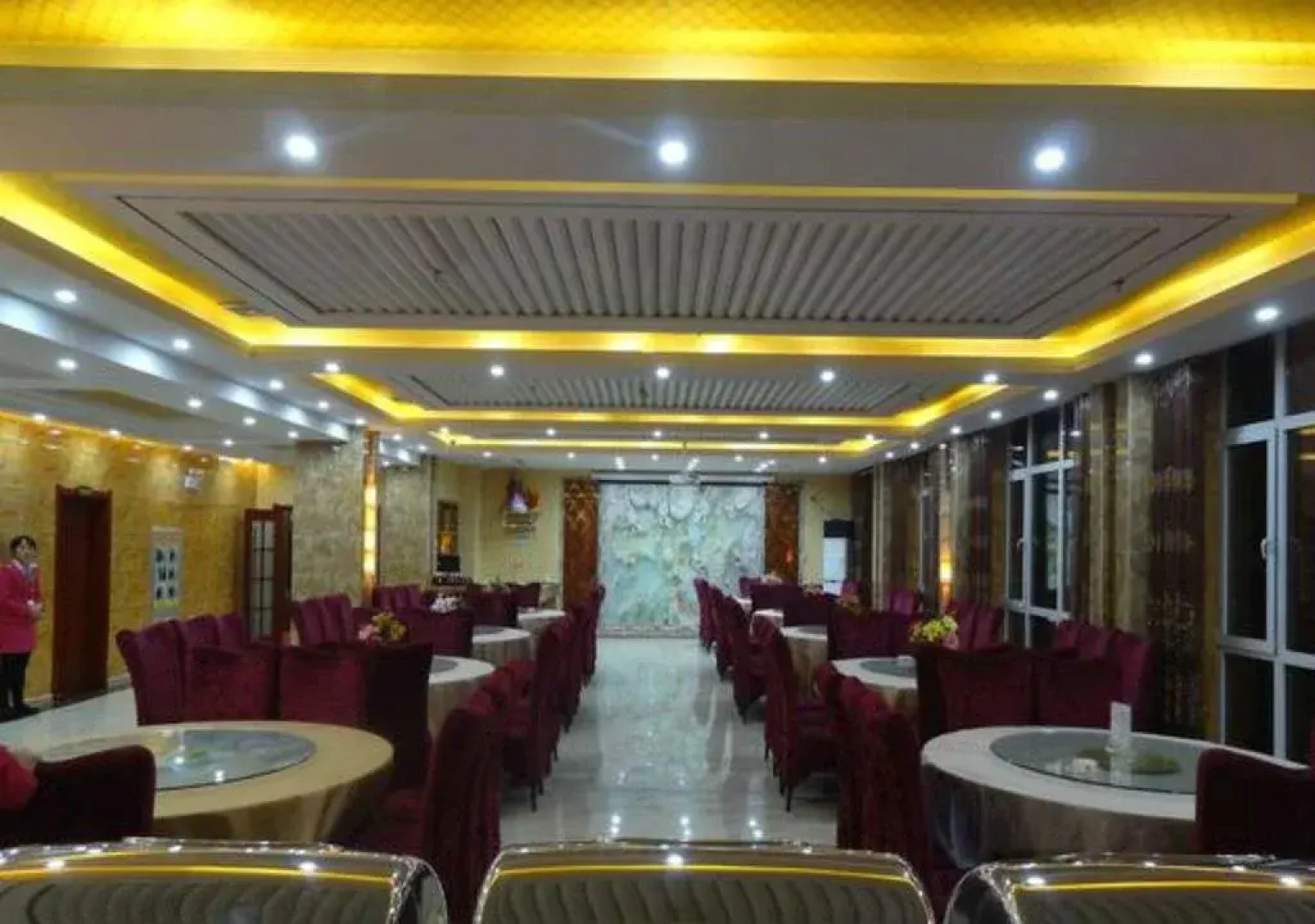 Zhang Ye Long Sheng Holiday Hotel