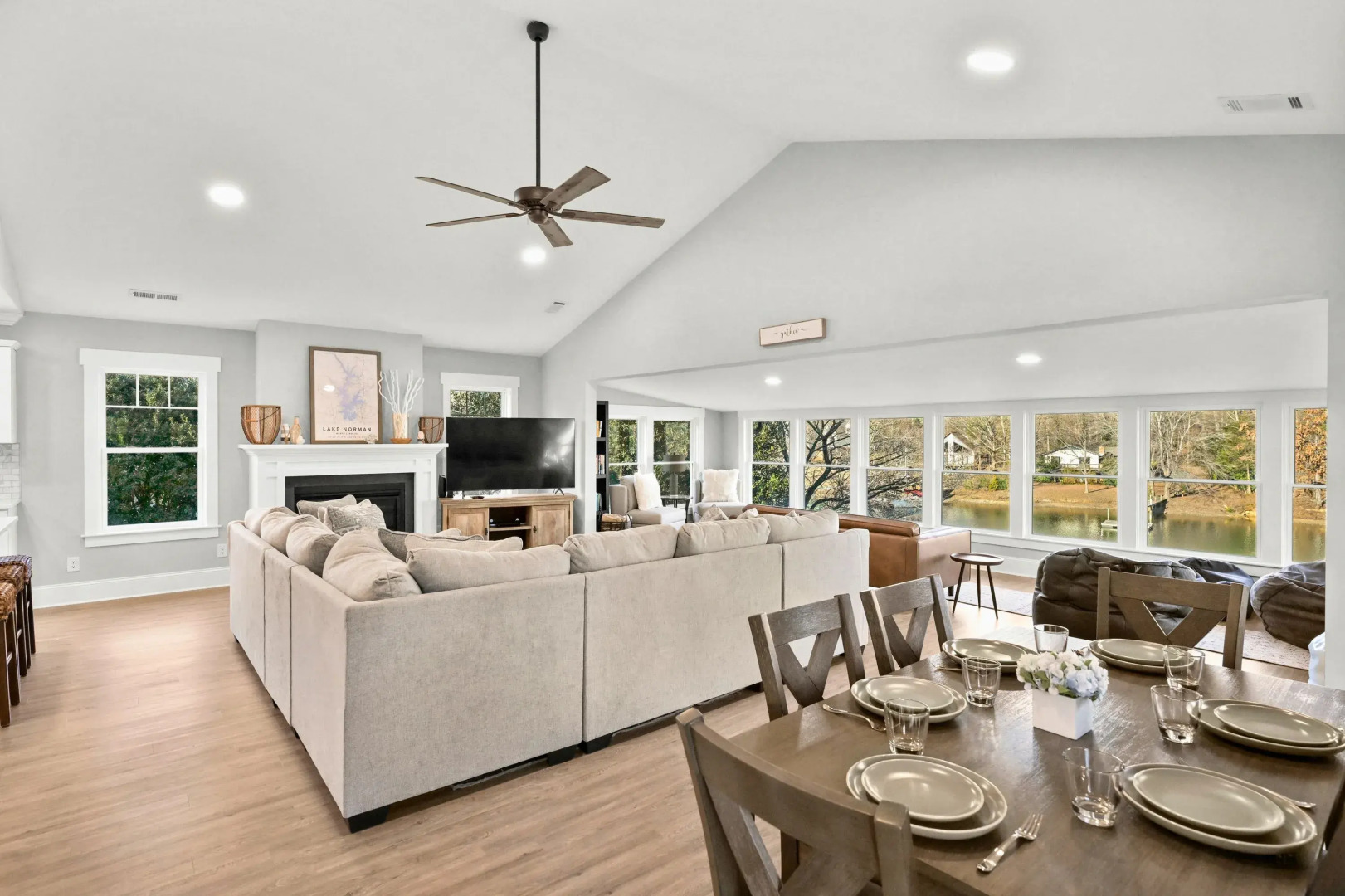 Dock Days by Avantstay Swimming Platform Dock