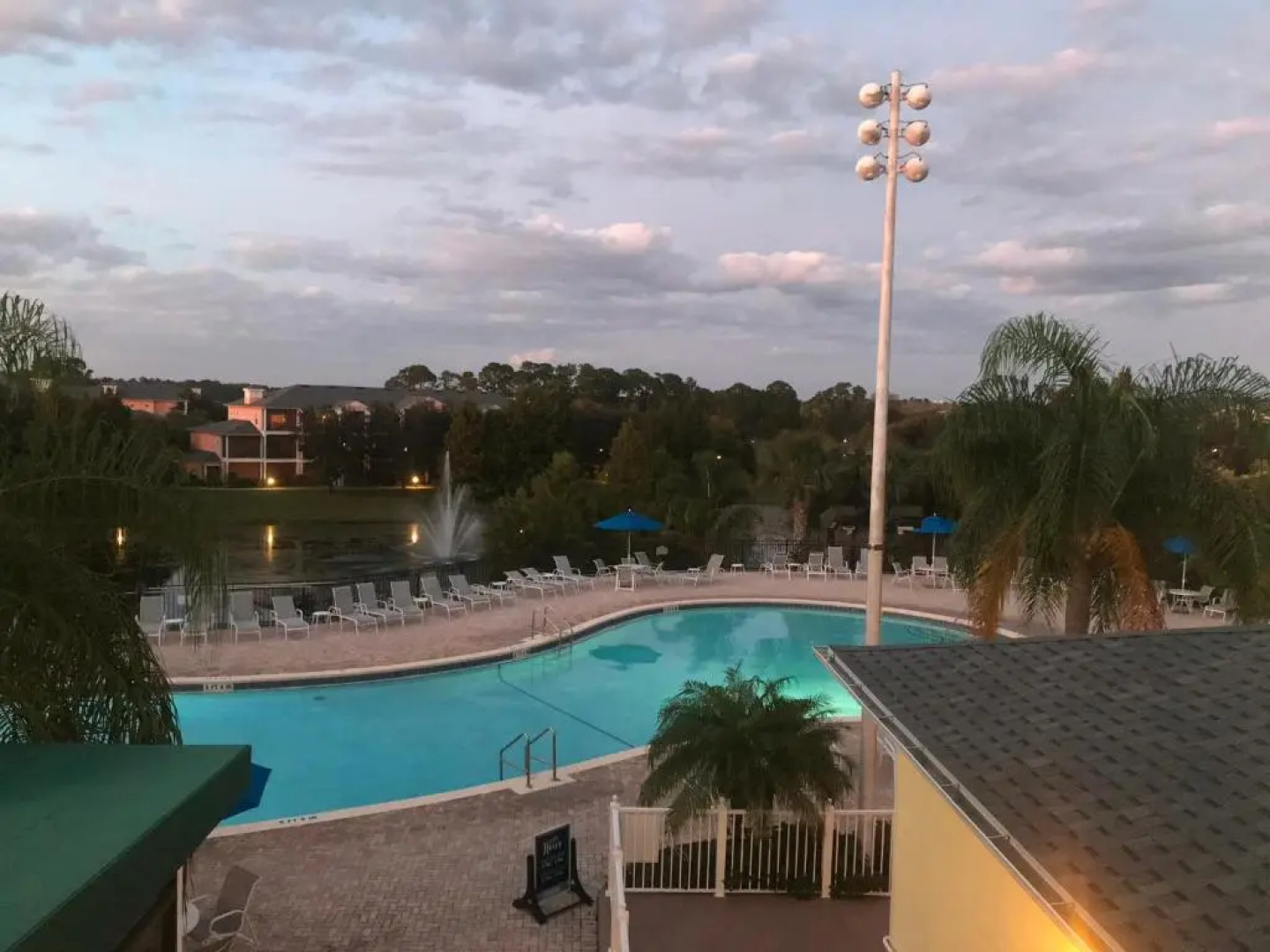 Beautiful 3 Bedroom Apartment minutes from Disney!