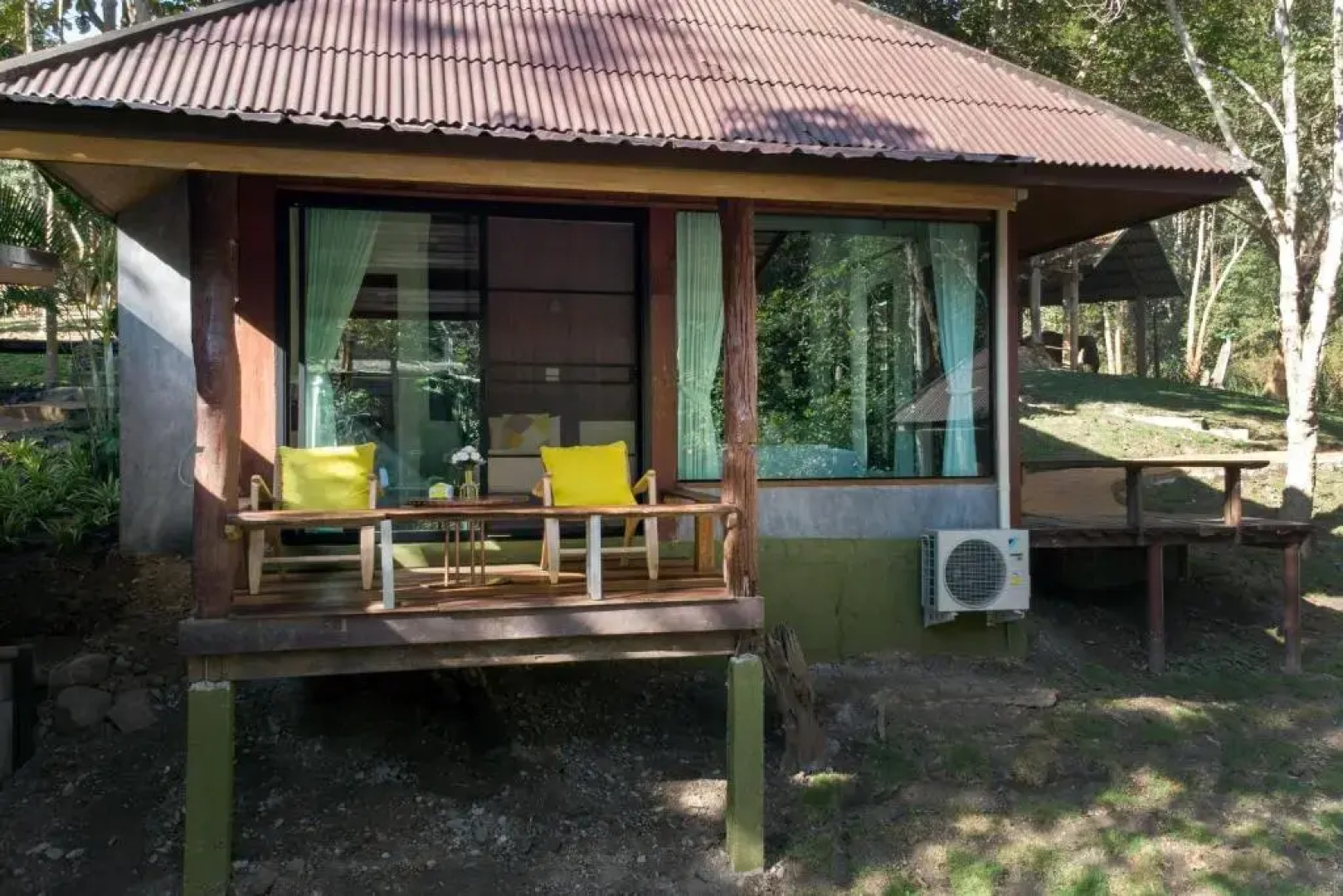 Tawan Riverside - Elephant Resort