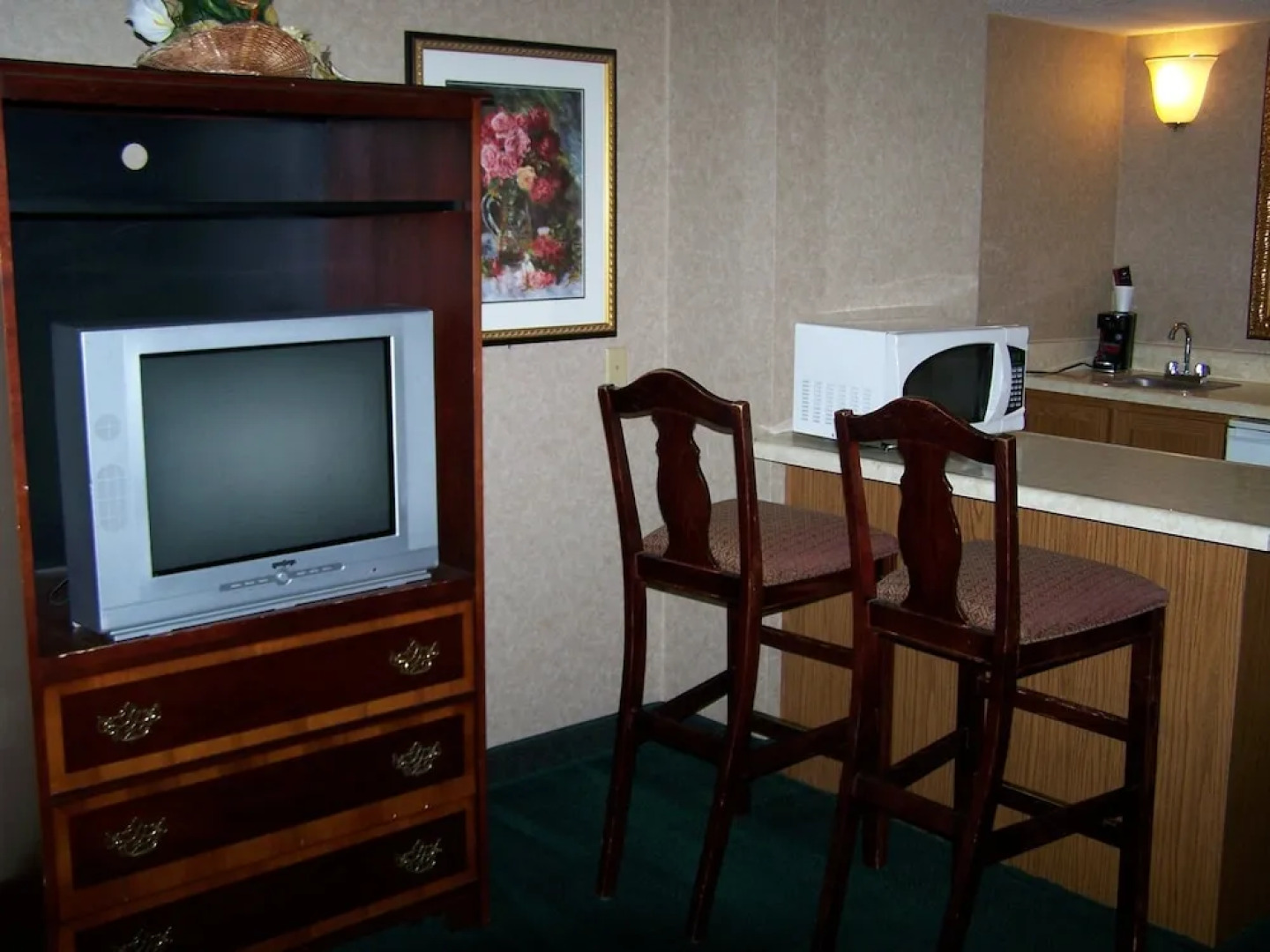 Seasons Inn and Suites