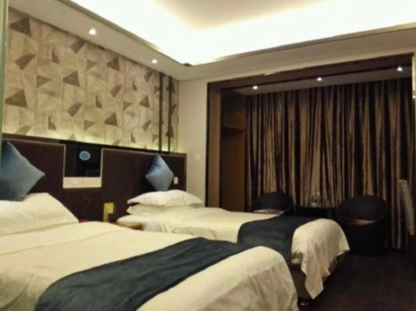 Xuefeng Hotel