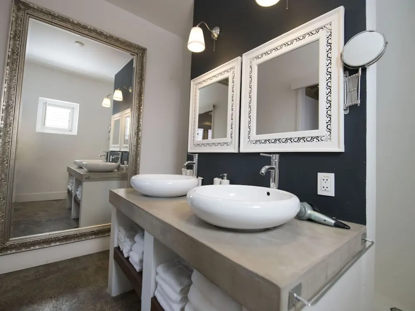 Luxurious and hip Apartment in the Historic Town of Willemstad and the sea