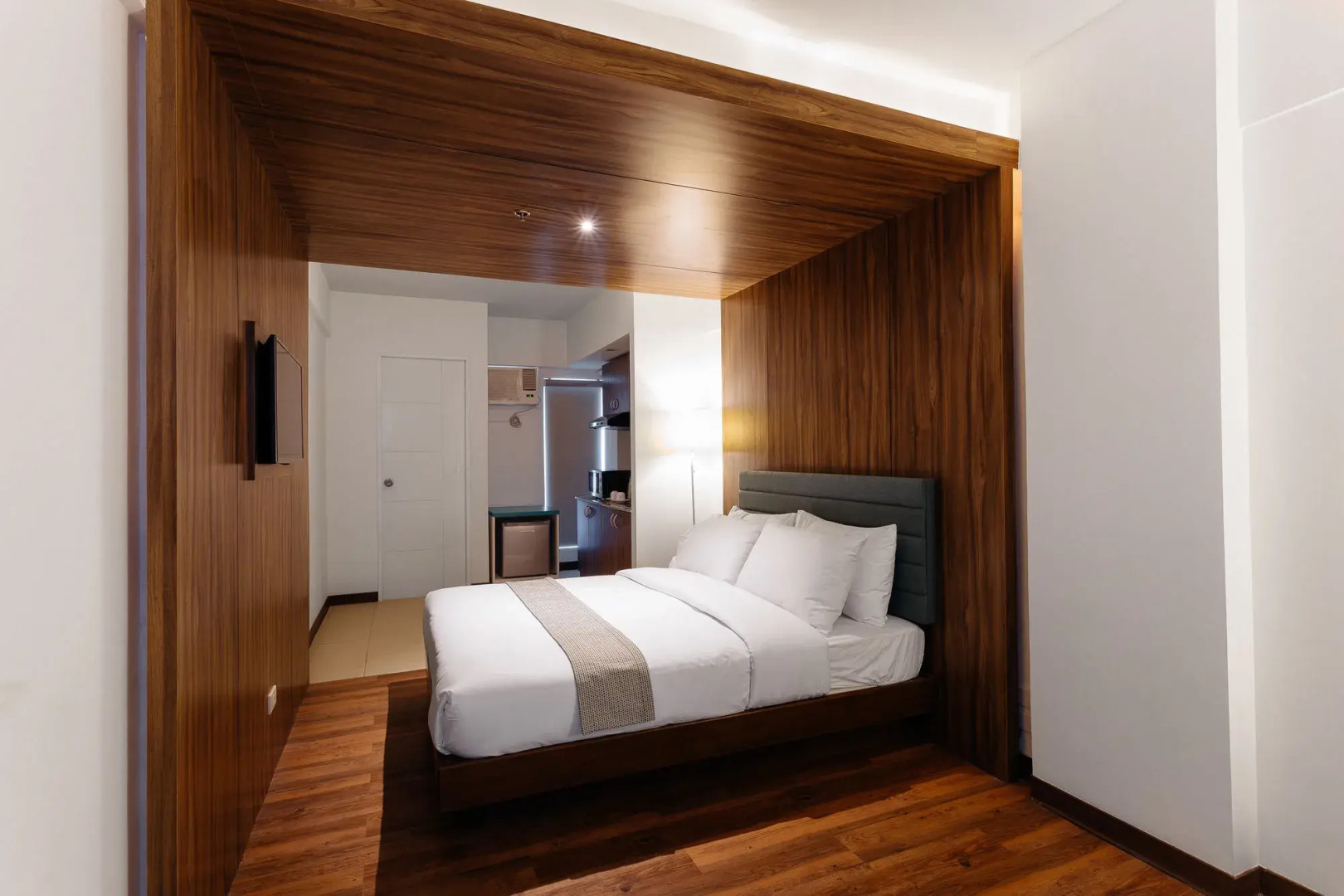 H Hotels - Metro North Uno