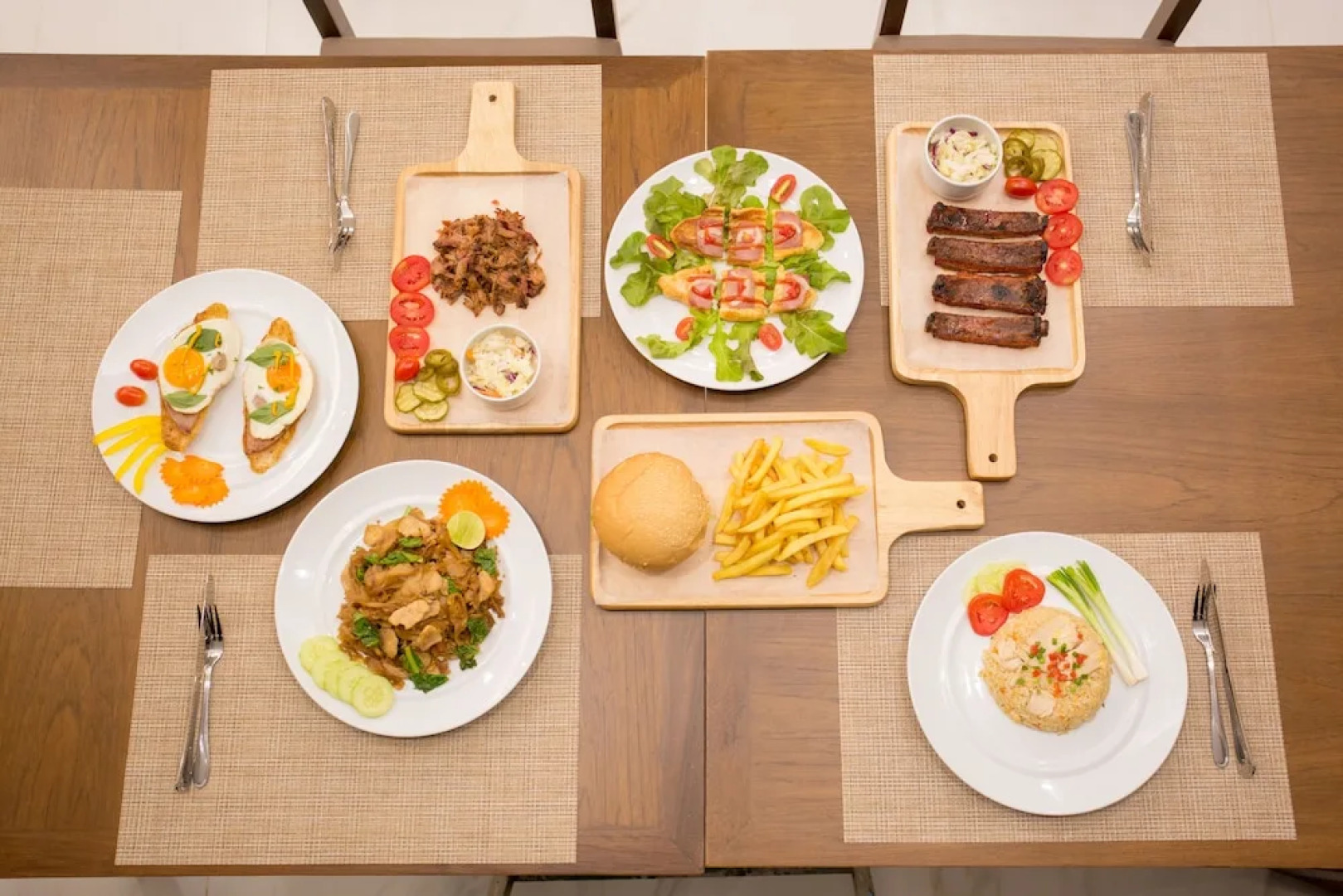 iNest Poshtel - Hostel