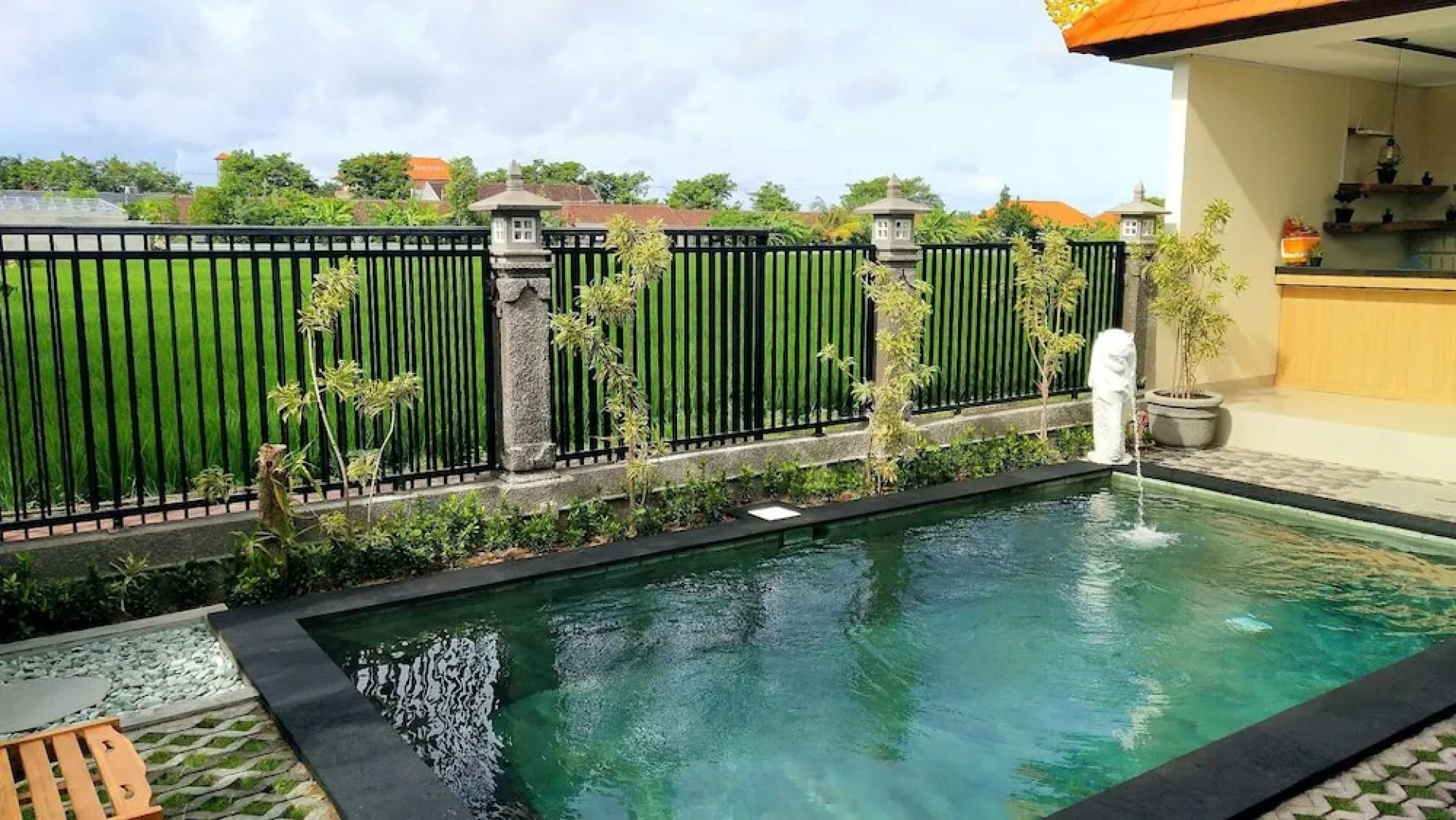 Umah Dangin Guesthouse - Hostel