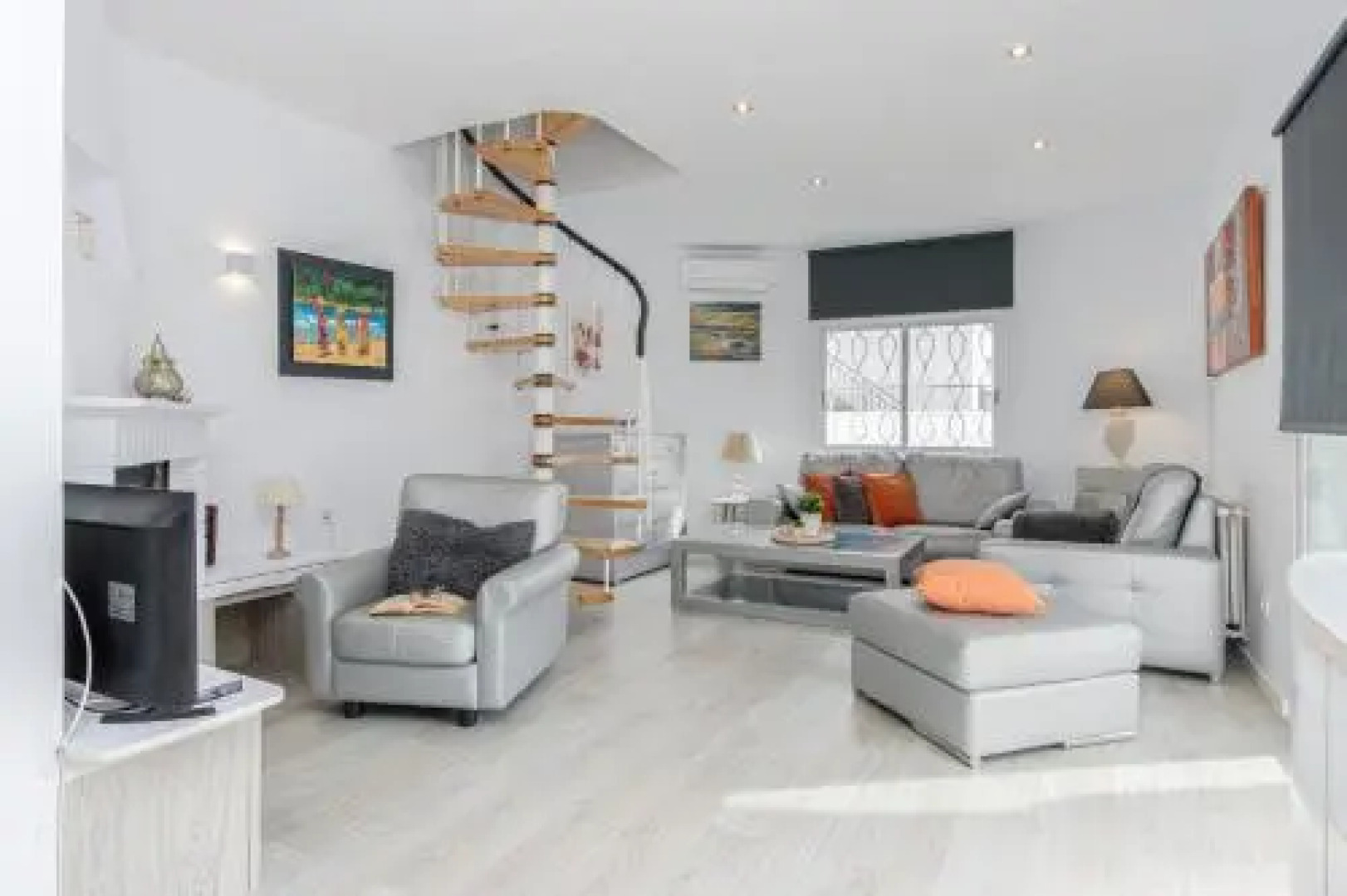 Empurialola Casa con pisina Carmanço