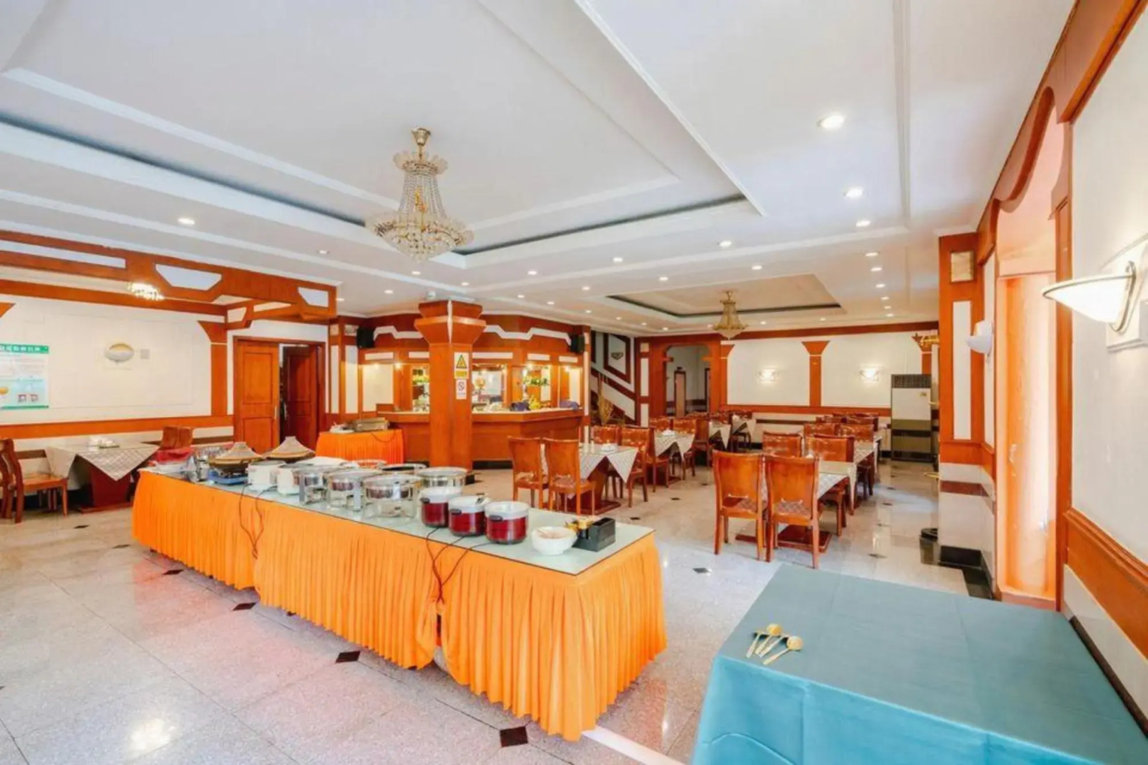 Huquan Hongyan Hotel