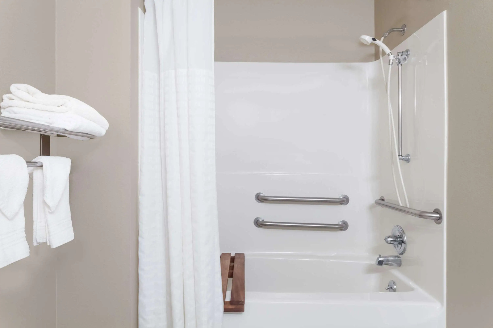 Super 8 by Wyndham Adrian