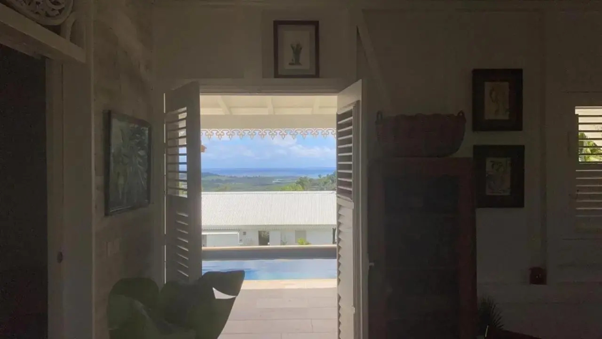 Villa 1 de standing 80m2 avec piscine et vue imprenable sur la mer et sur la campagne