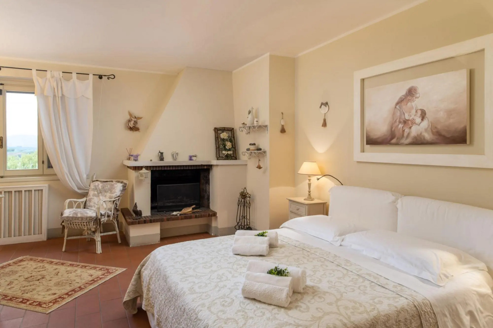 Beautiful villa immersed in the Tuscan countryside with private swimming pool and sauna-Villa L' Elsa