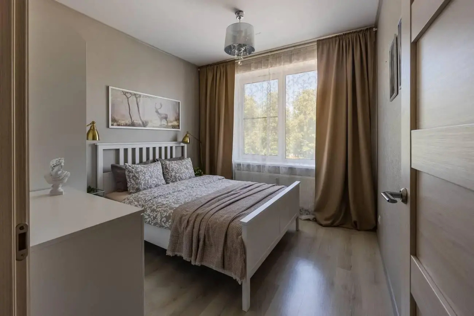 Апартаменты на аллее Тулонская 12