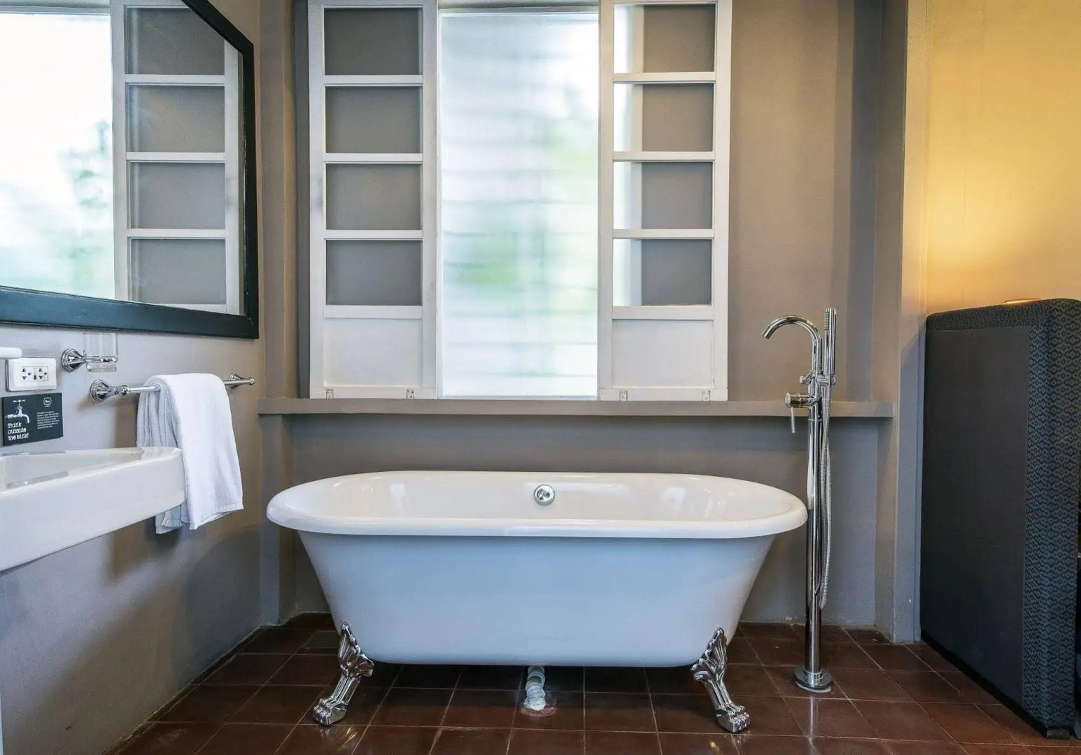 The Henry Hotel Manila