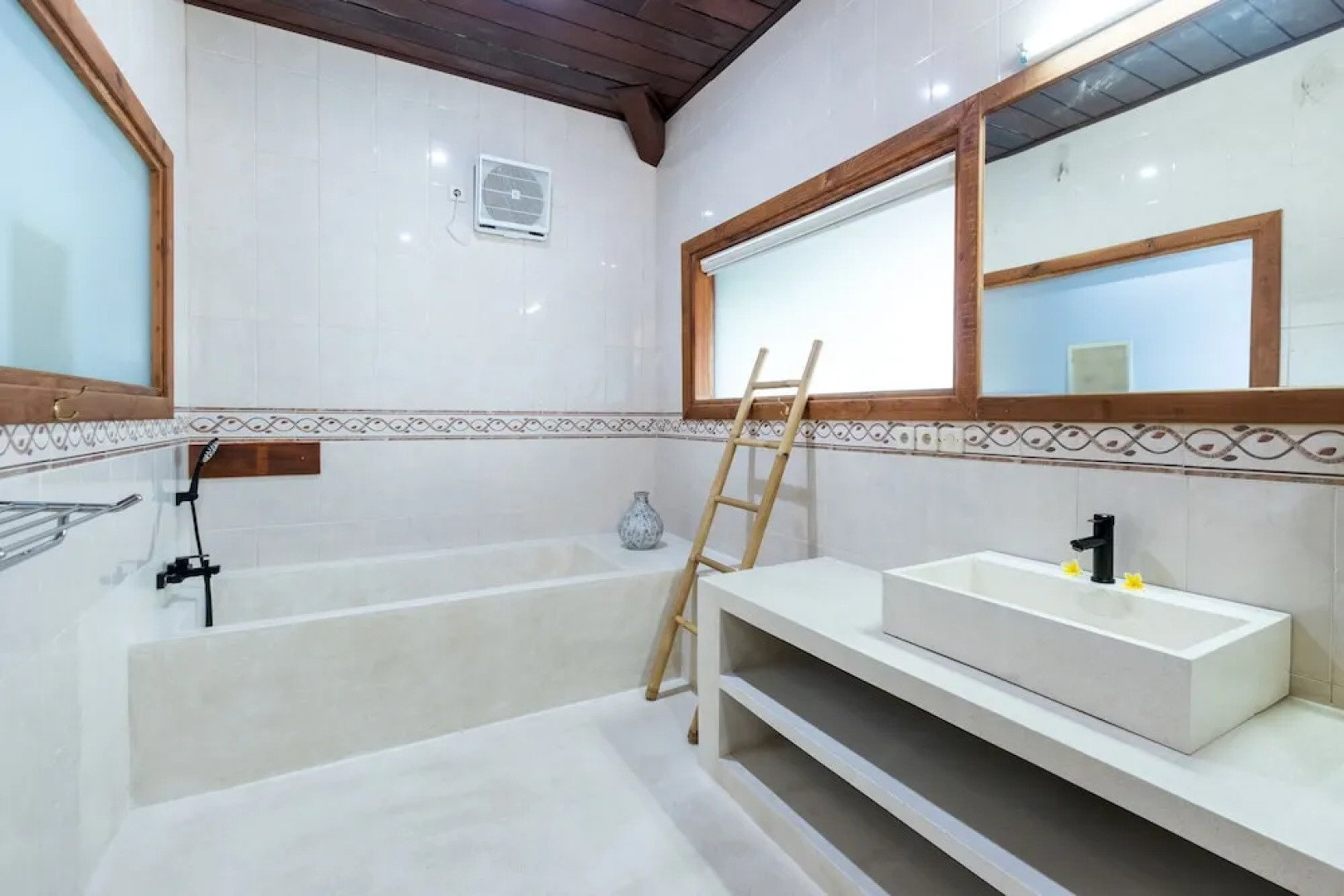 Kanna Seafront Estate