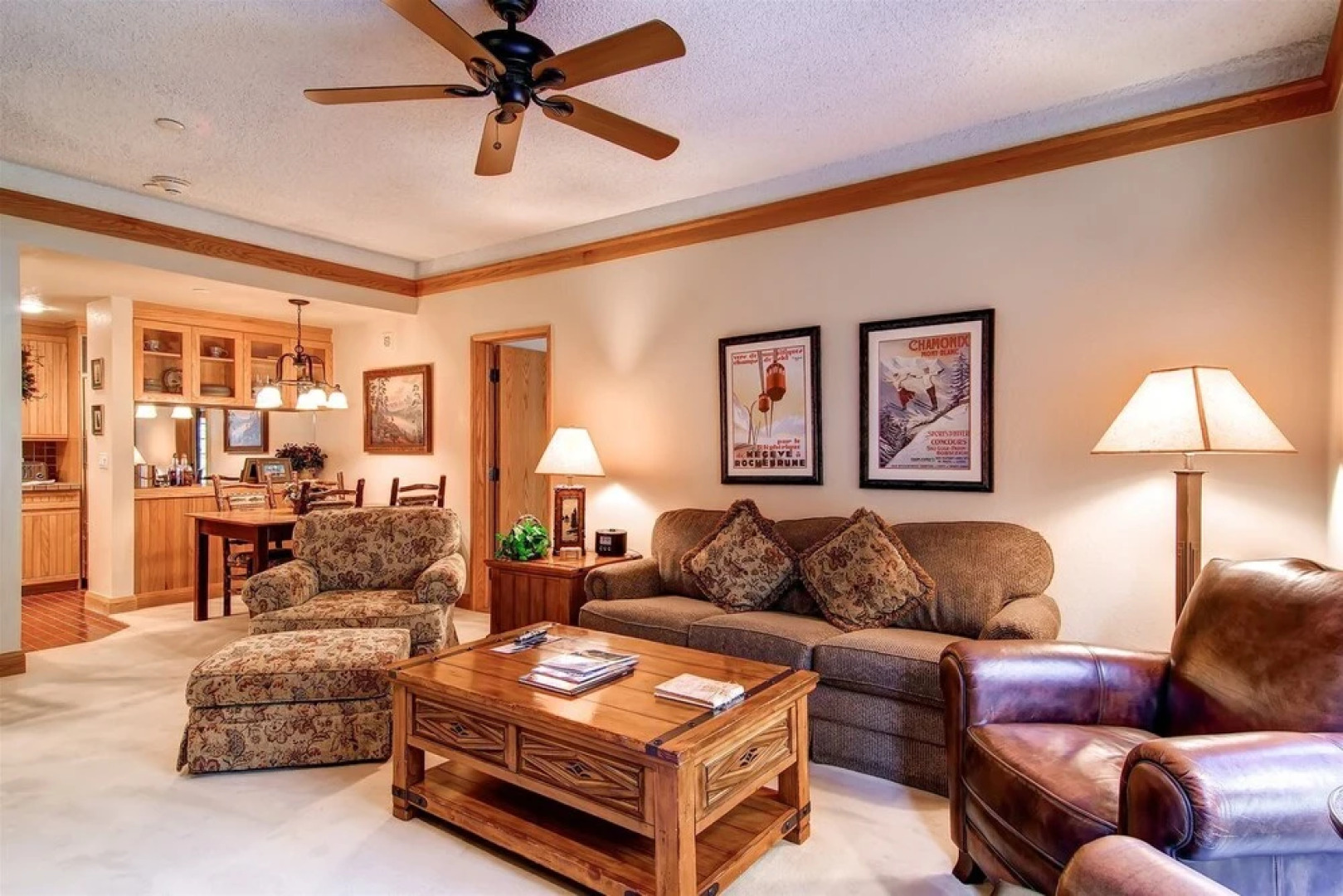 Luxury Charter 2 Bedroom Vacation Rental With Quick Access to the Ski Slopes and Beaver Creek Village
